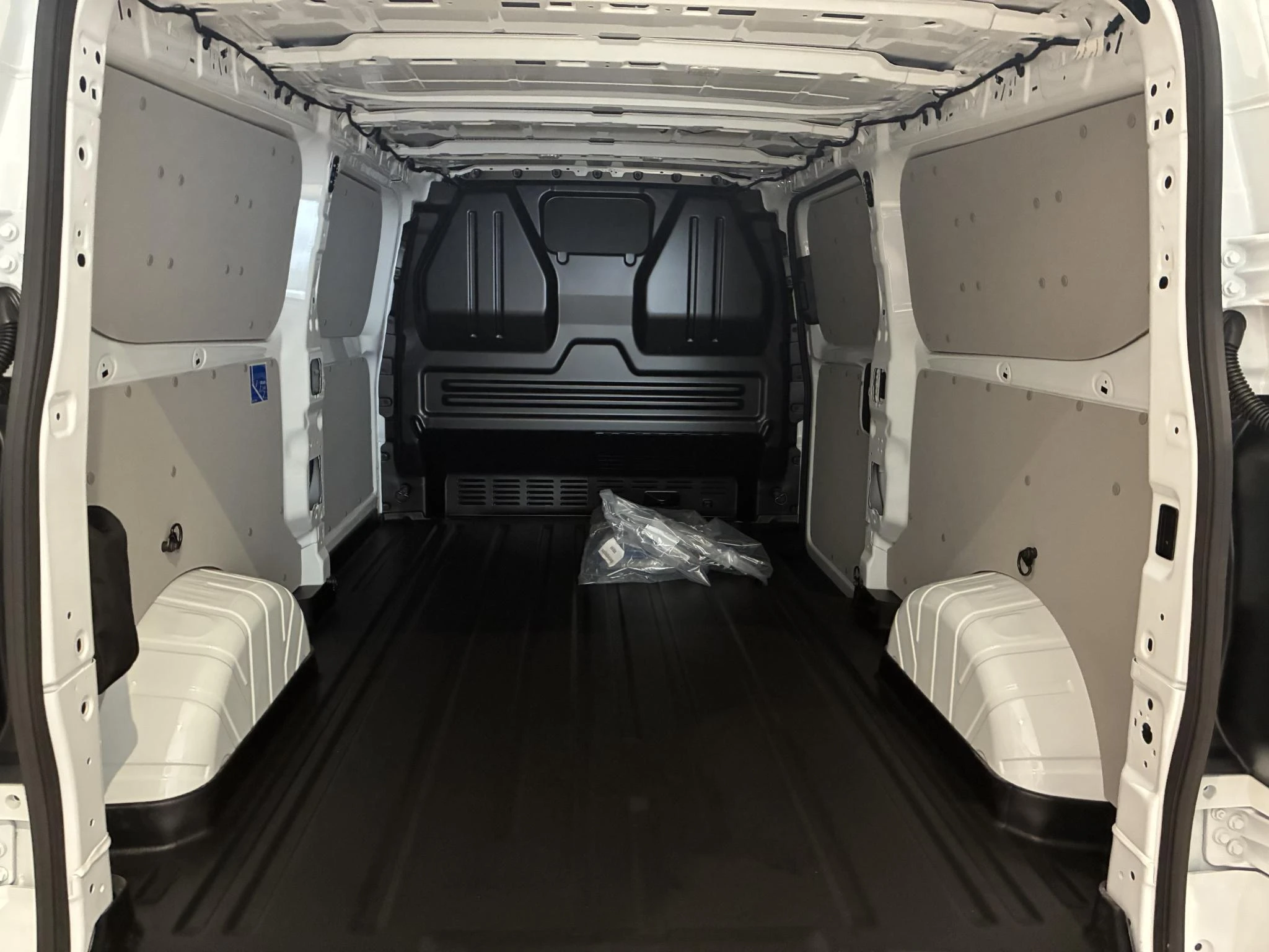 Ford E-Transit Cust. 340 L2H1 Trend 71 kWh