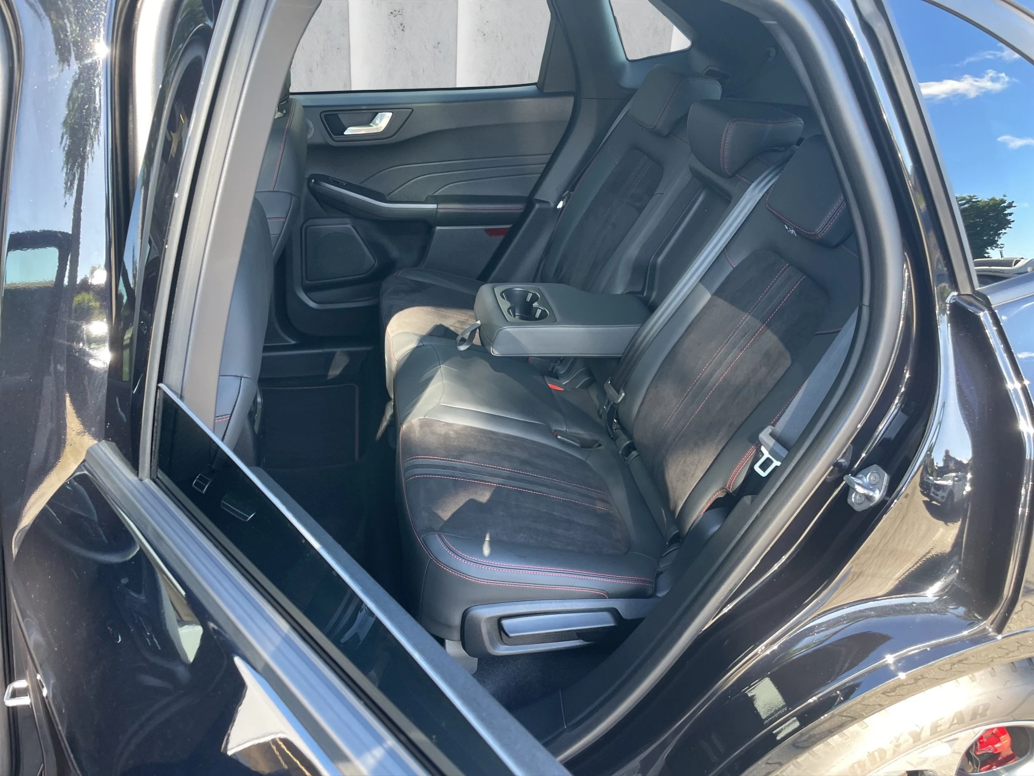 Ford Kuga ST-Line X Aut.*PANO*AHK*360GRAD*LED-MATRIX*NAVI*GRA*WINTER-PKT.