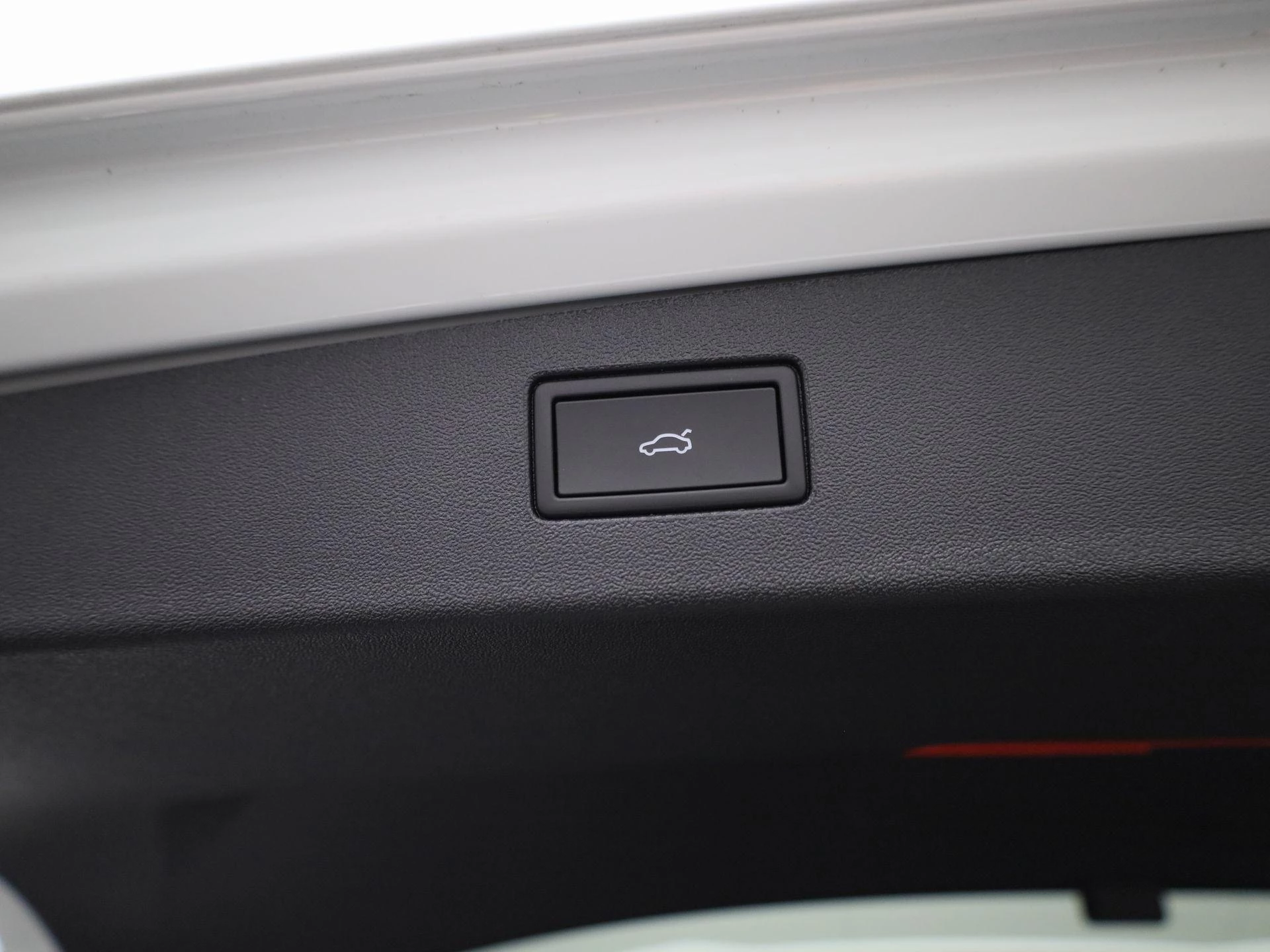 Volkswagen-Tiguan-image-12