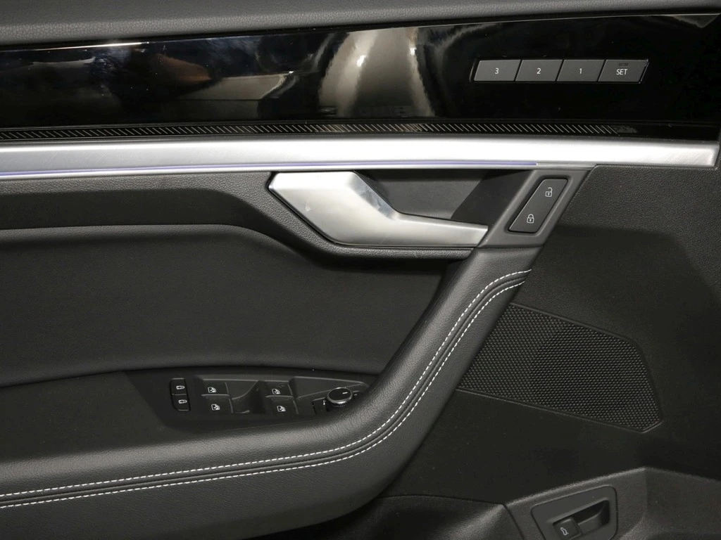Volkswagen-Touareg-image-15
