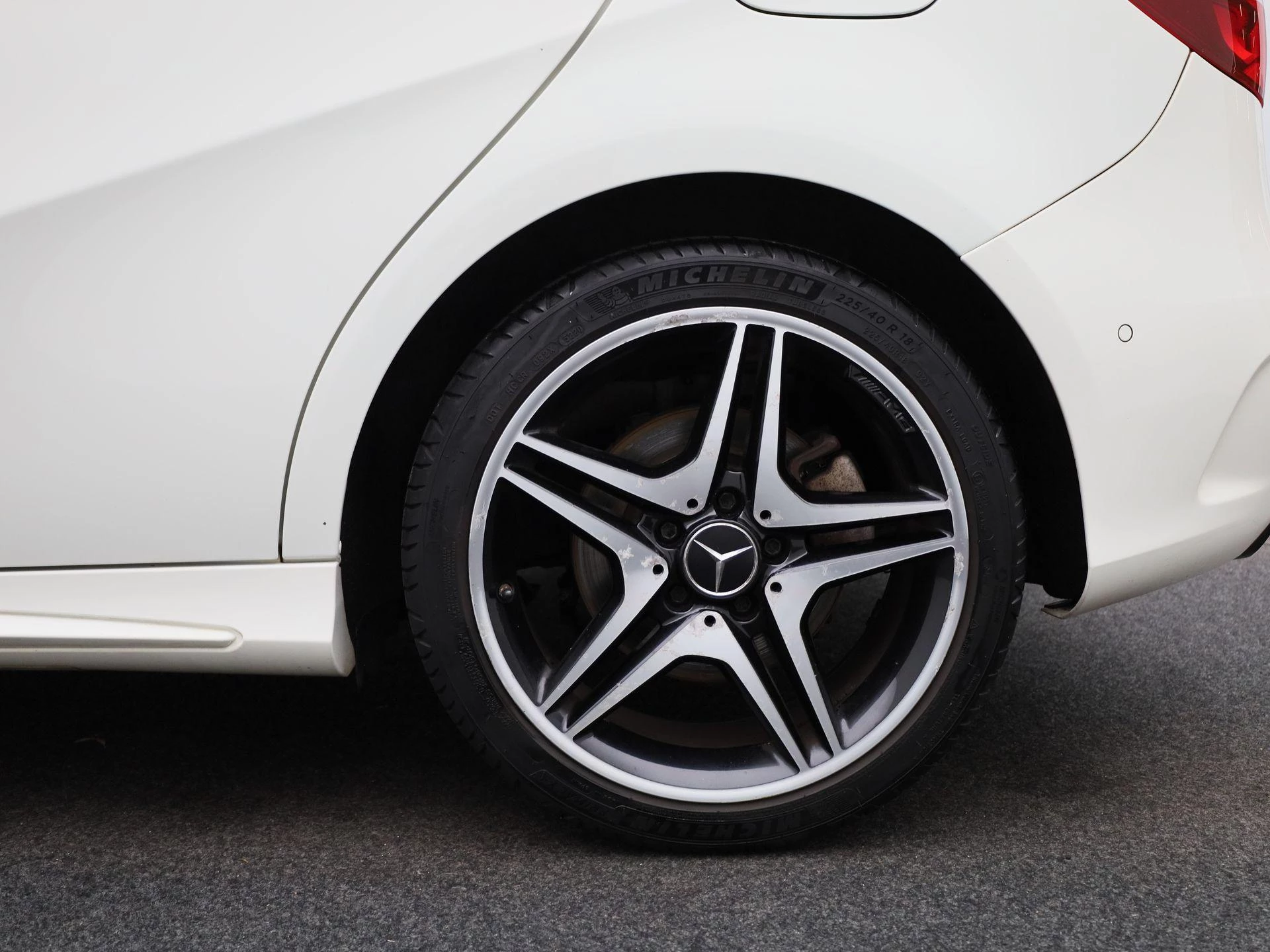 Mercedes-Benz-B-Klasse-image-12