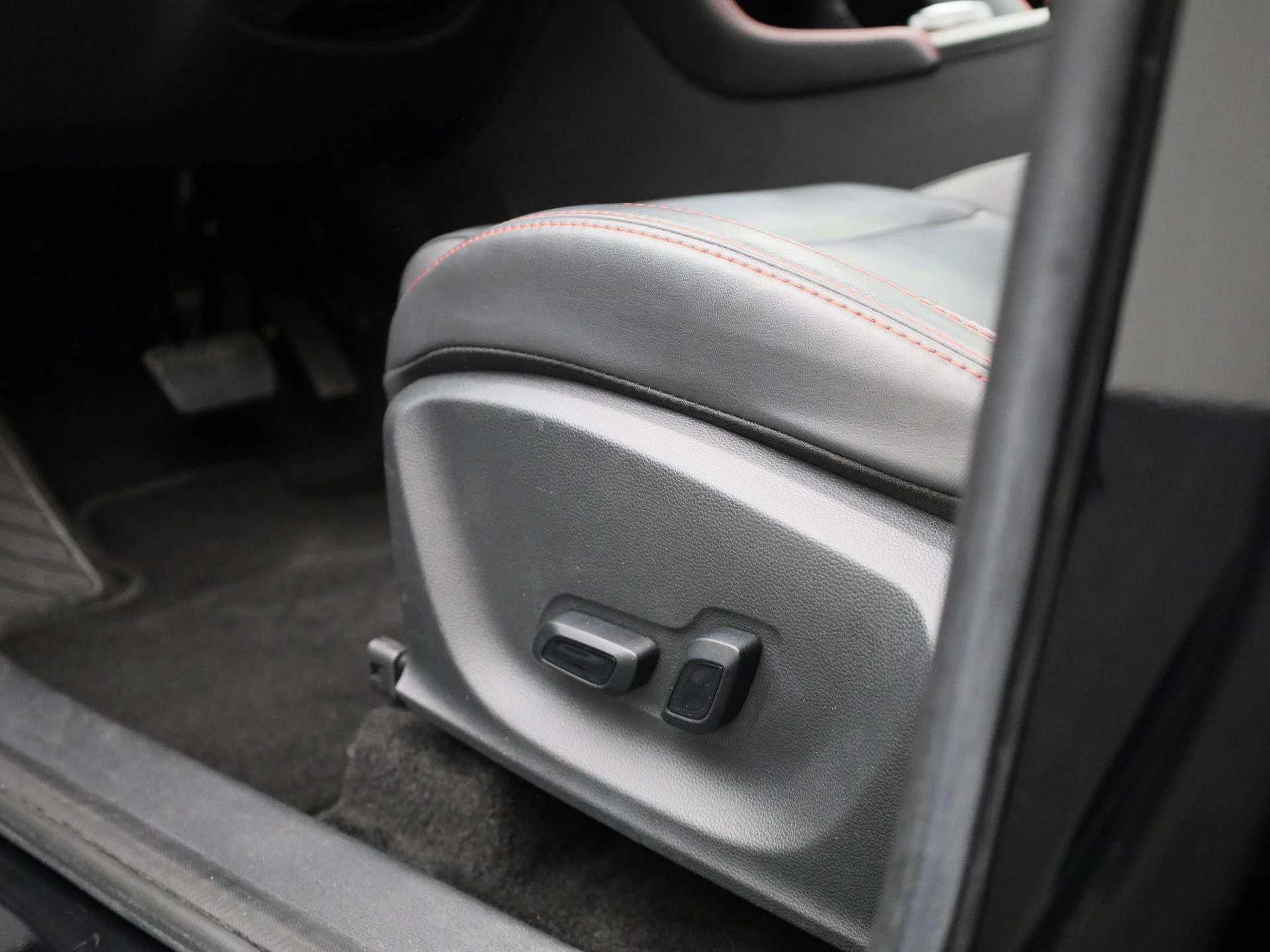 MG ZS EV Long Range Luxury 70 kWh