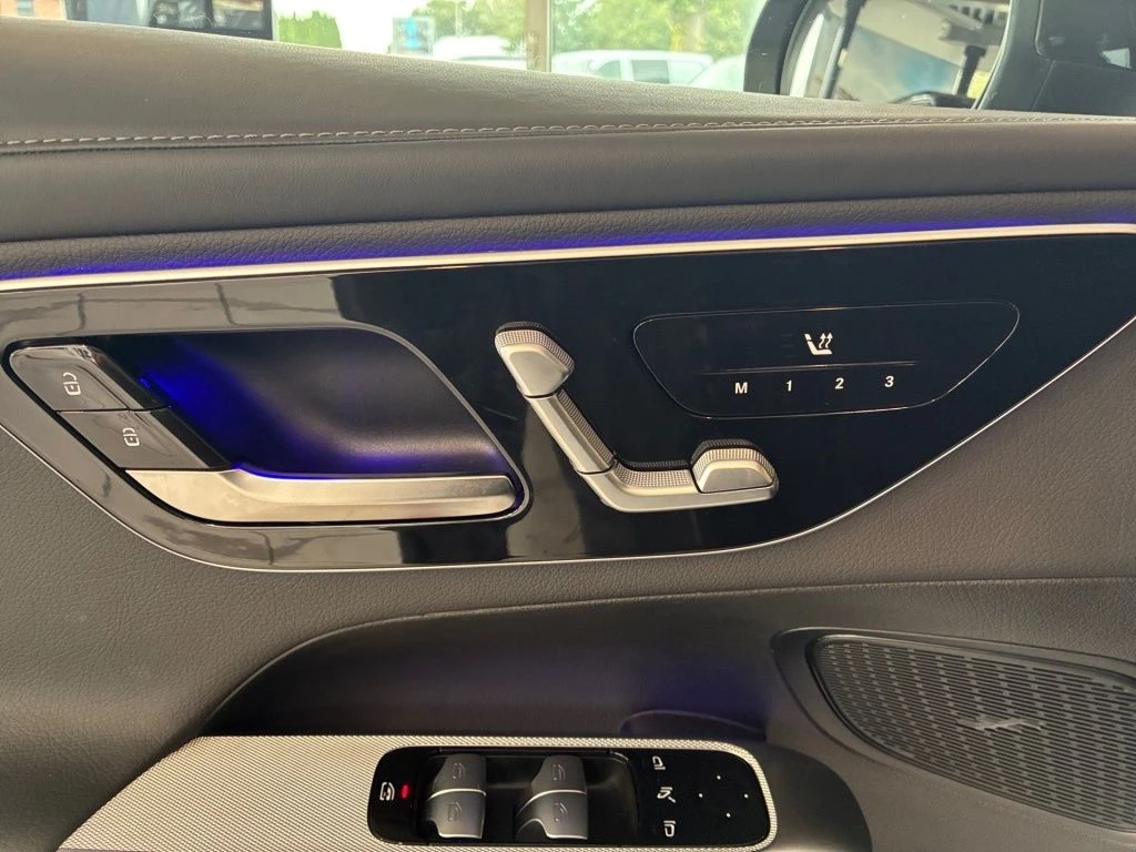 Mercedes-Benz-GLC 300 d-image-8