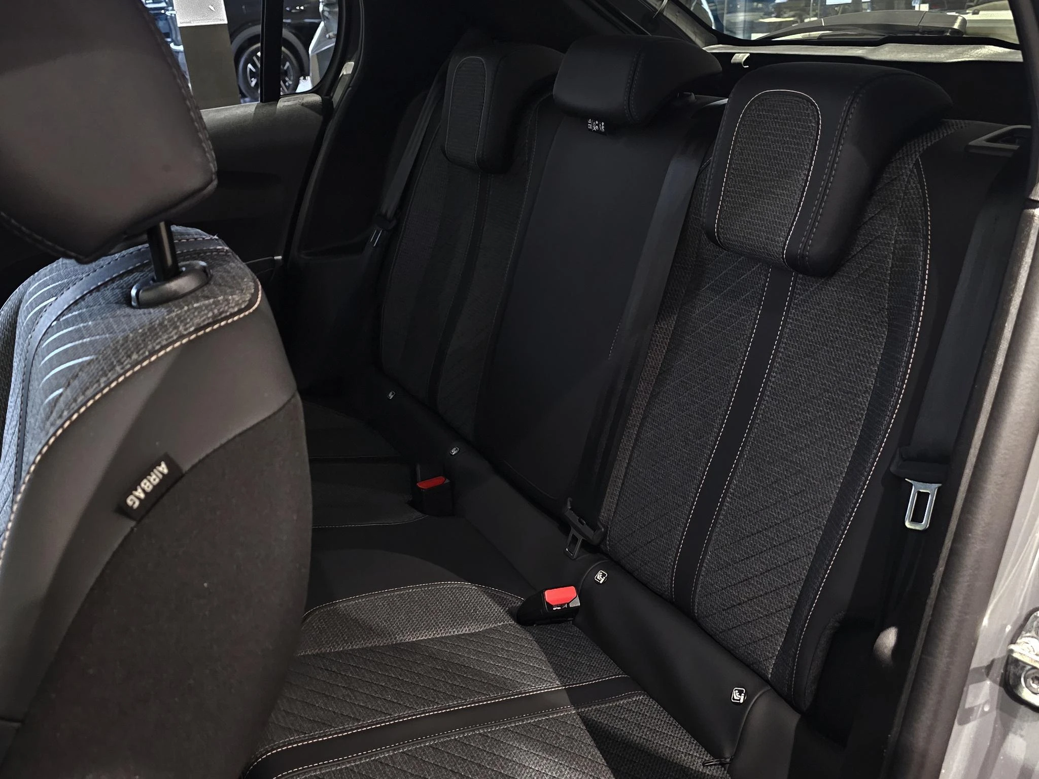 Peugeot-208-image-9