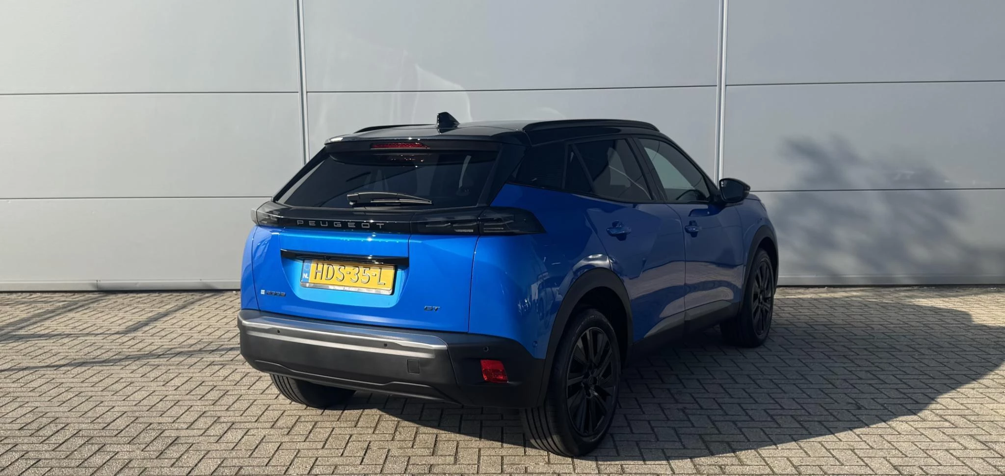 Peugeot-e-2008-image-4