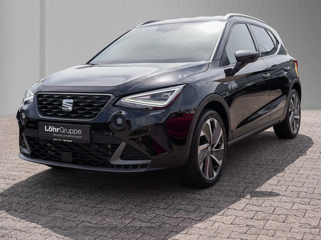 SEAT-Arona-image-1