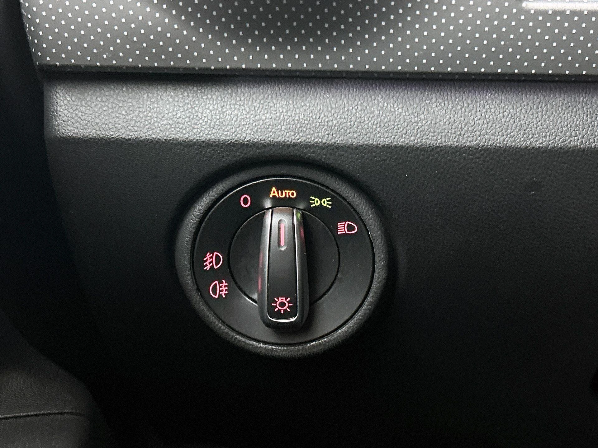 Volkswagen-up!-image-22