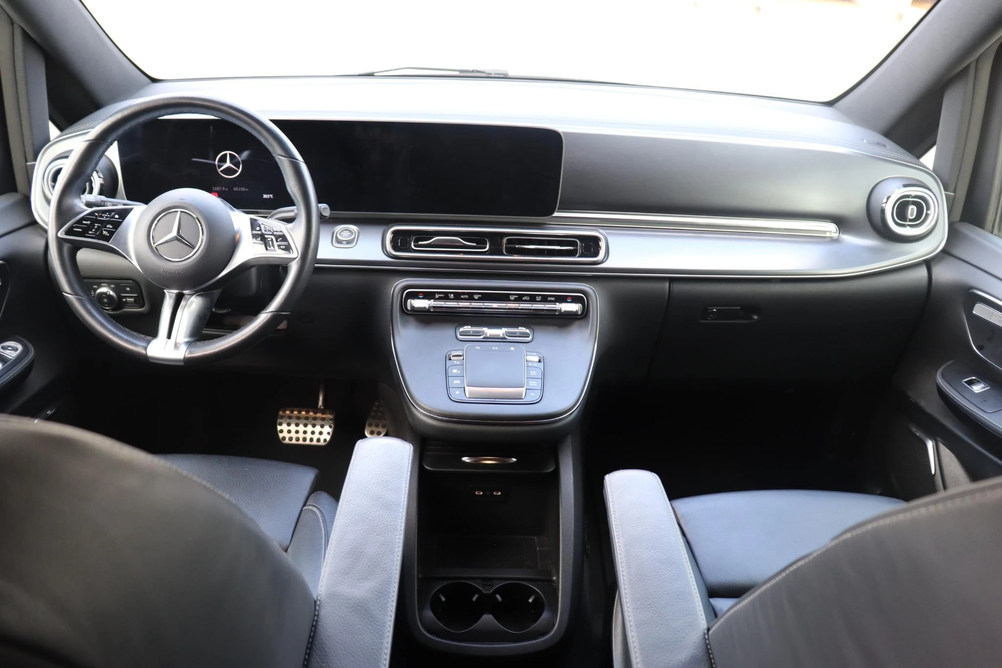 Mercedes-Benz-V-Klasse-image-12
