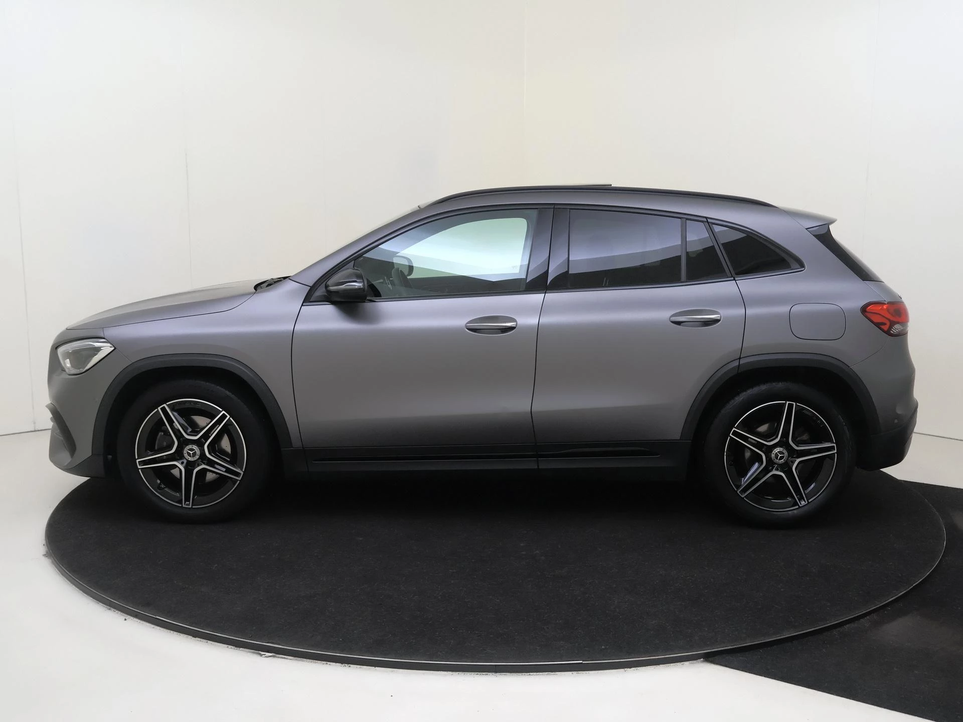 Mercedes-Benz GLA 200 Business Solution AMG