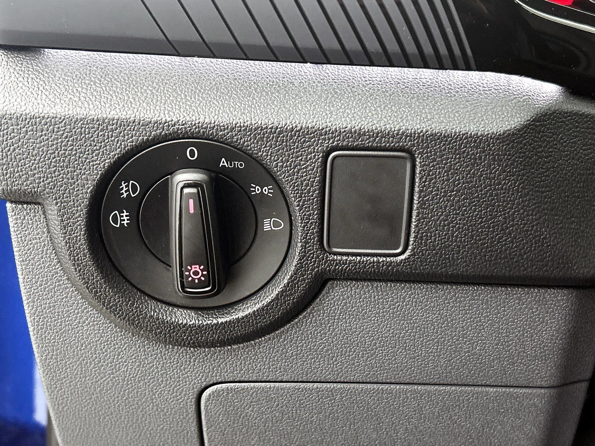 Volkswagen-T-Cross-image-13