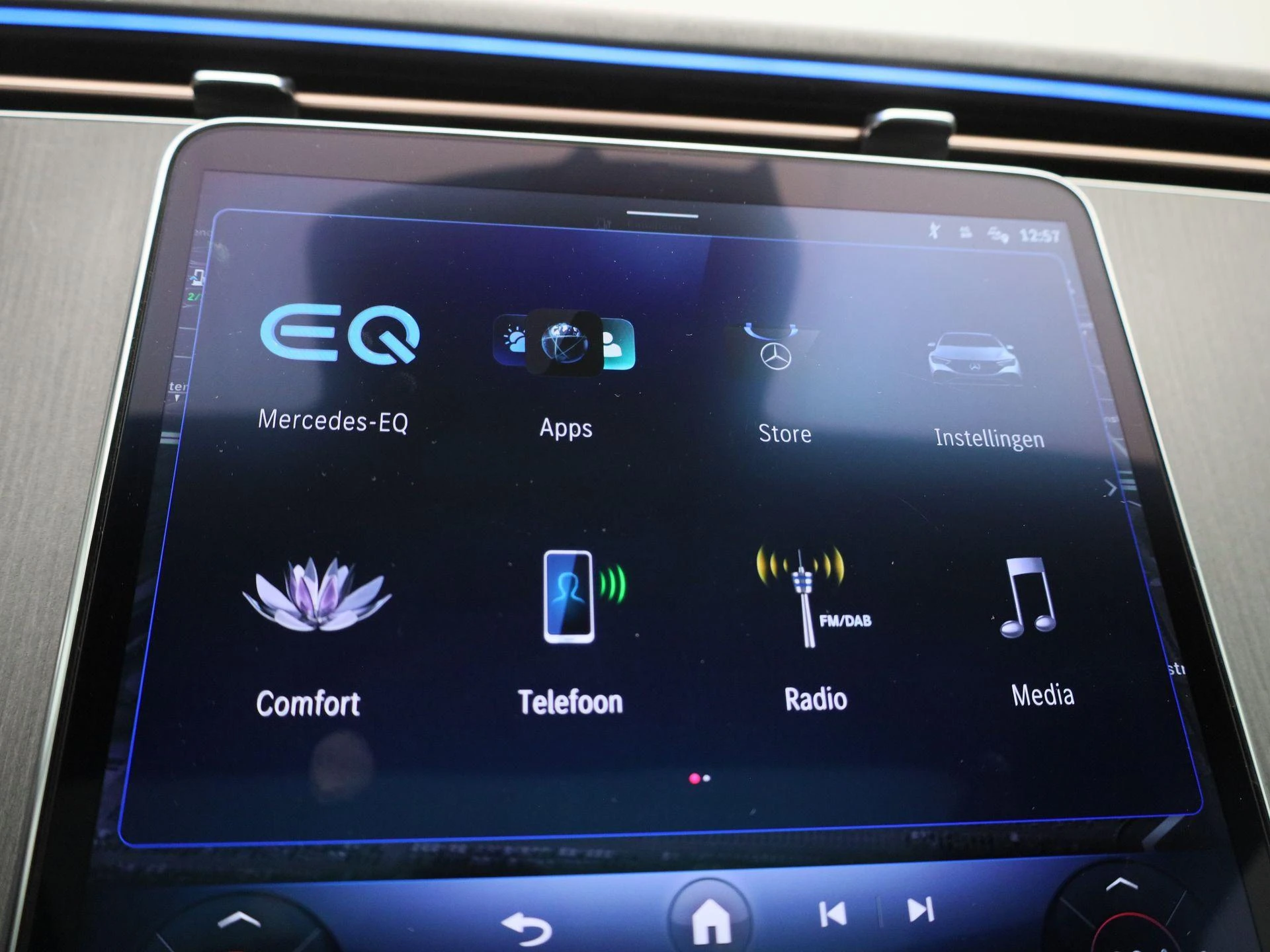 Mercedes-Benz-EQE-image-19