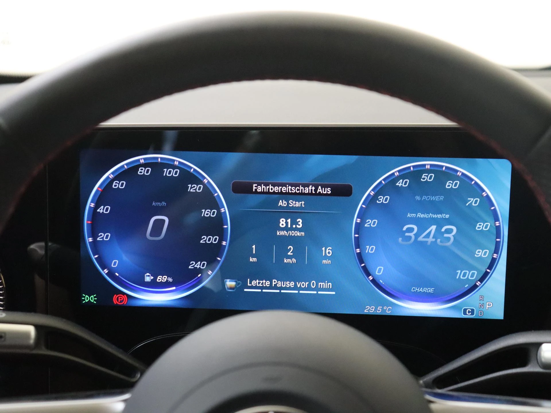 Mercedes-Benz-CLA-image-11