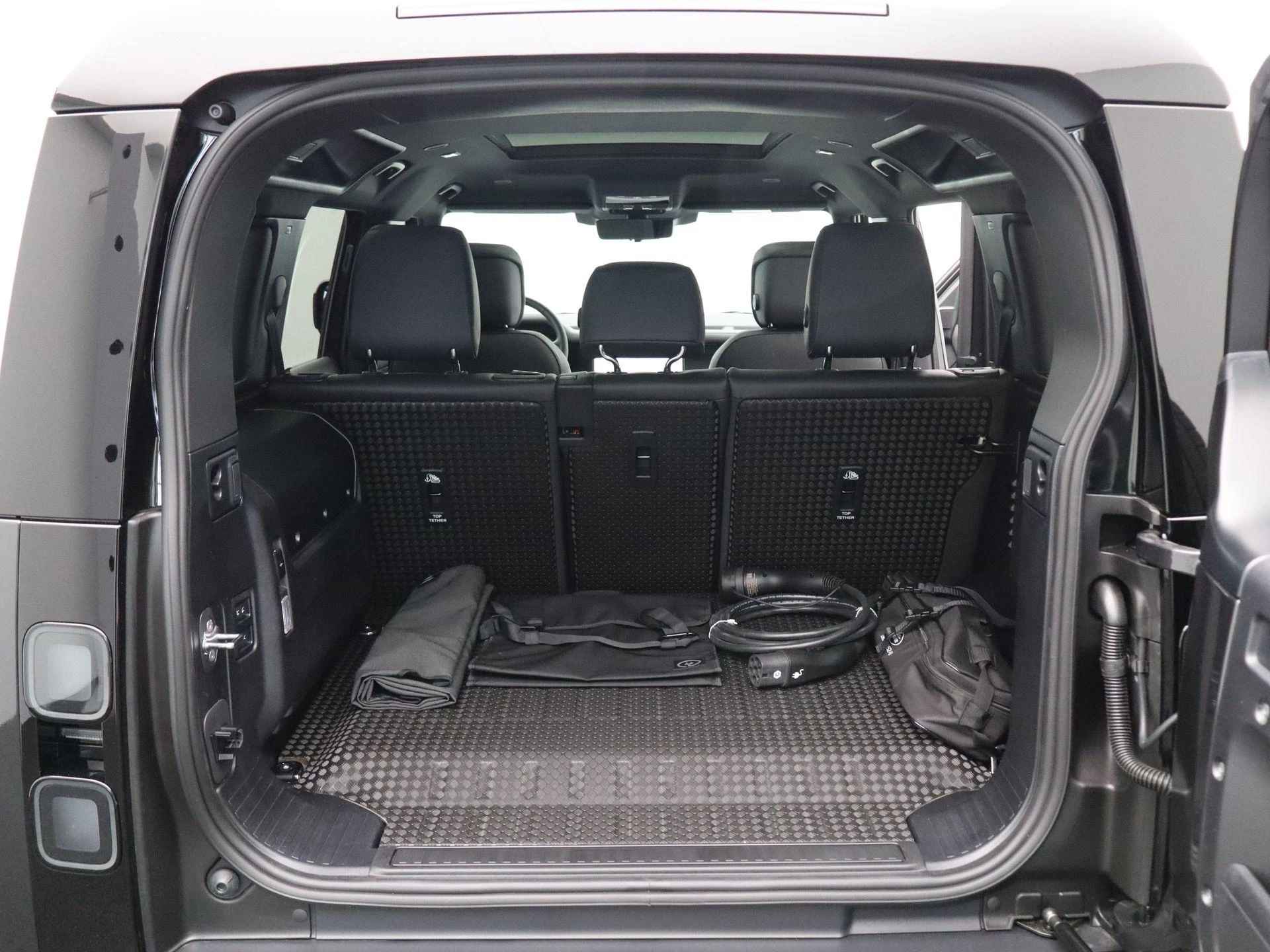 Land Rover-Defender-image-29