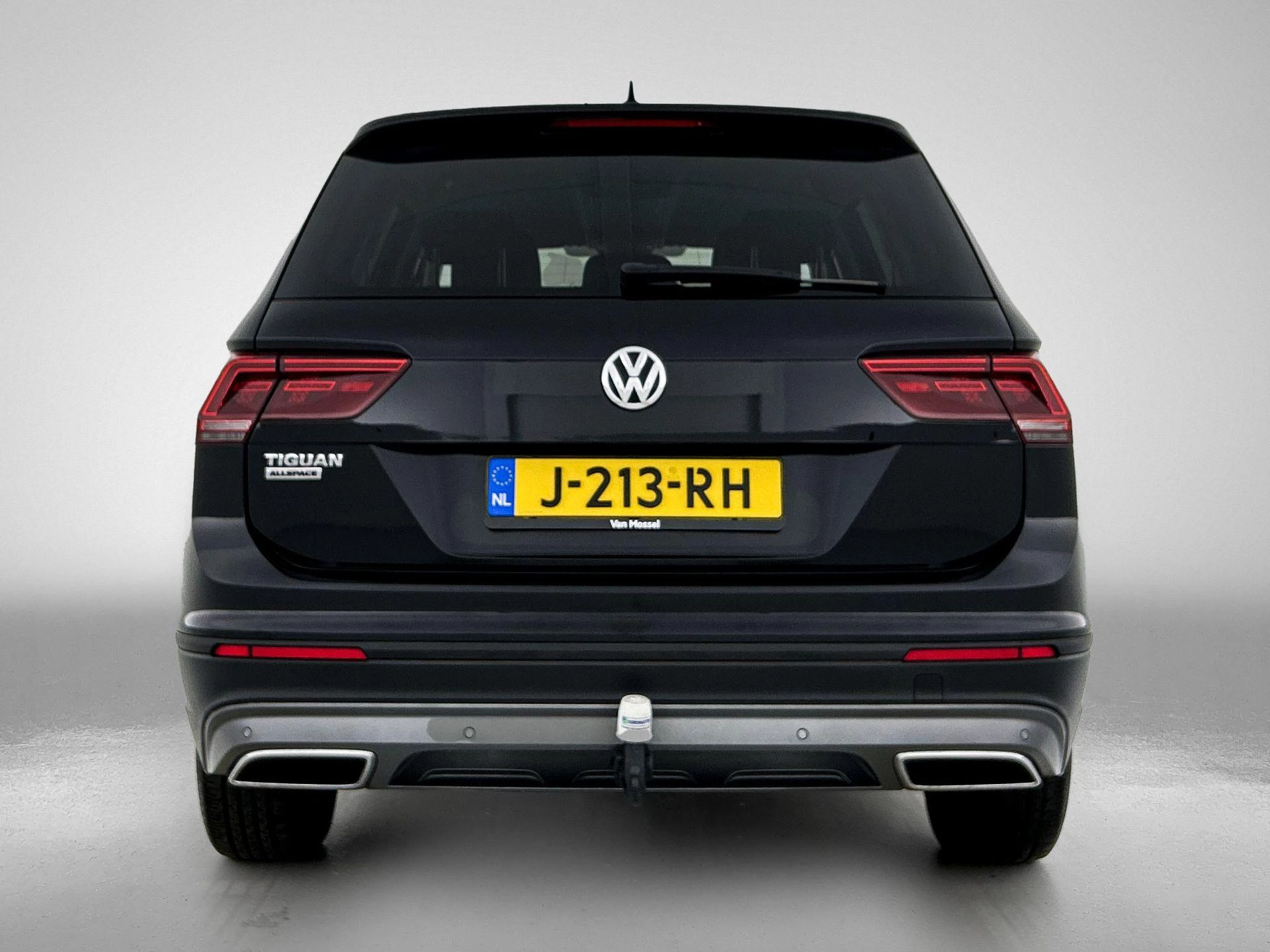 Volkswagen-Tiguan Allspace-image-2