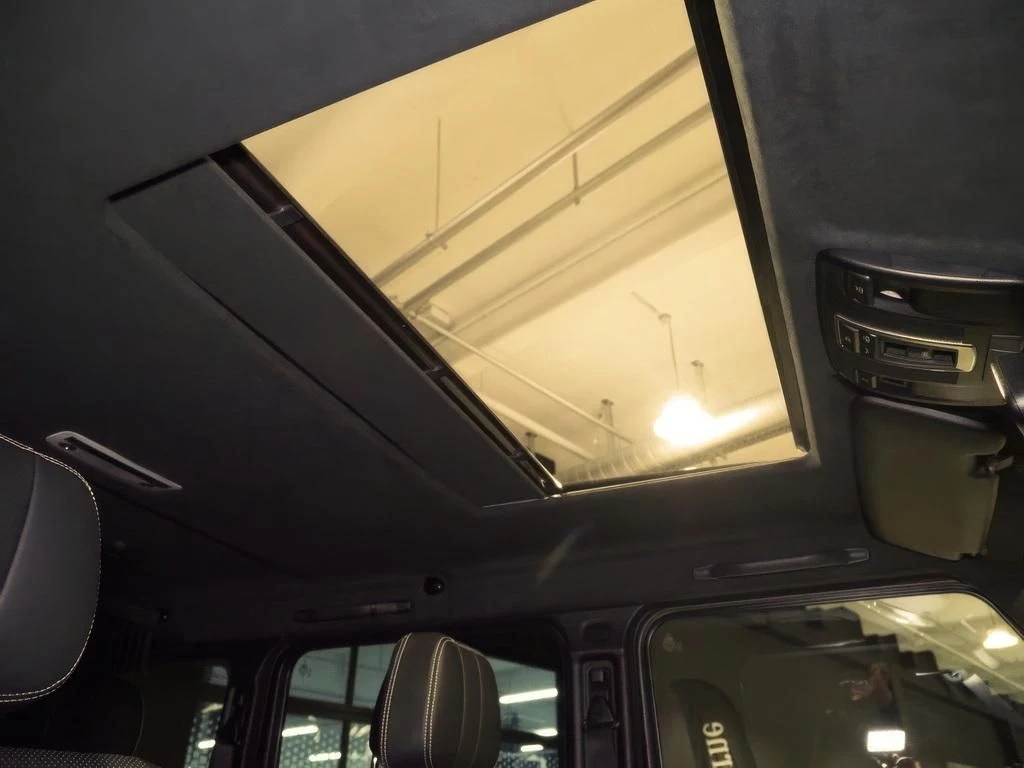 Mercedes-Benz-G-Klasse 500-image-13