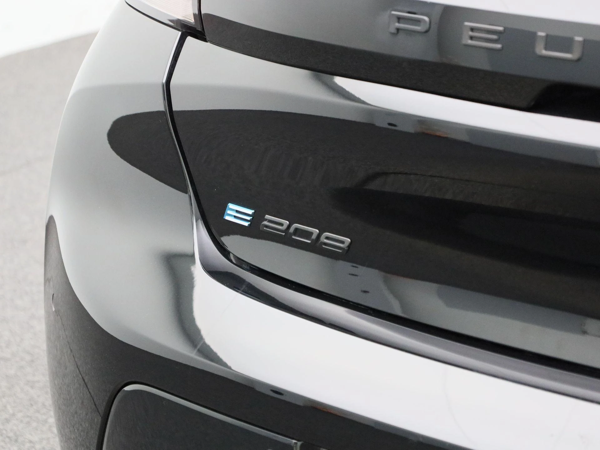 Peugeot e-208 - 38