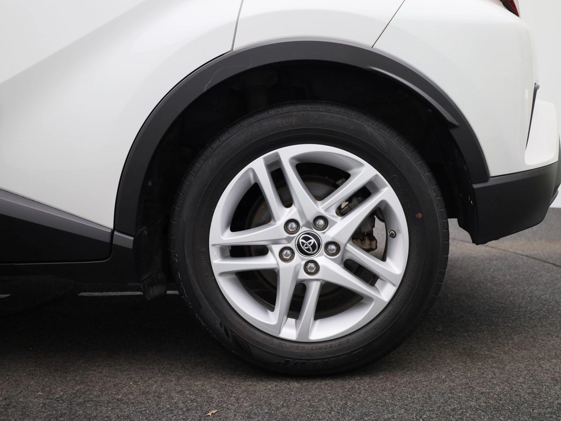 Toyota-C-HR-image-12