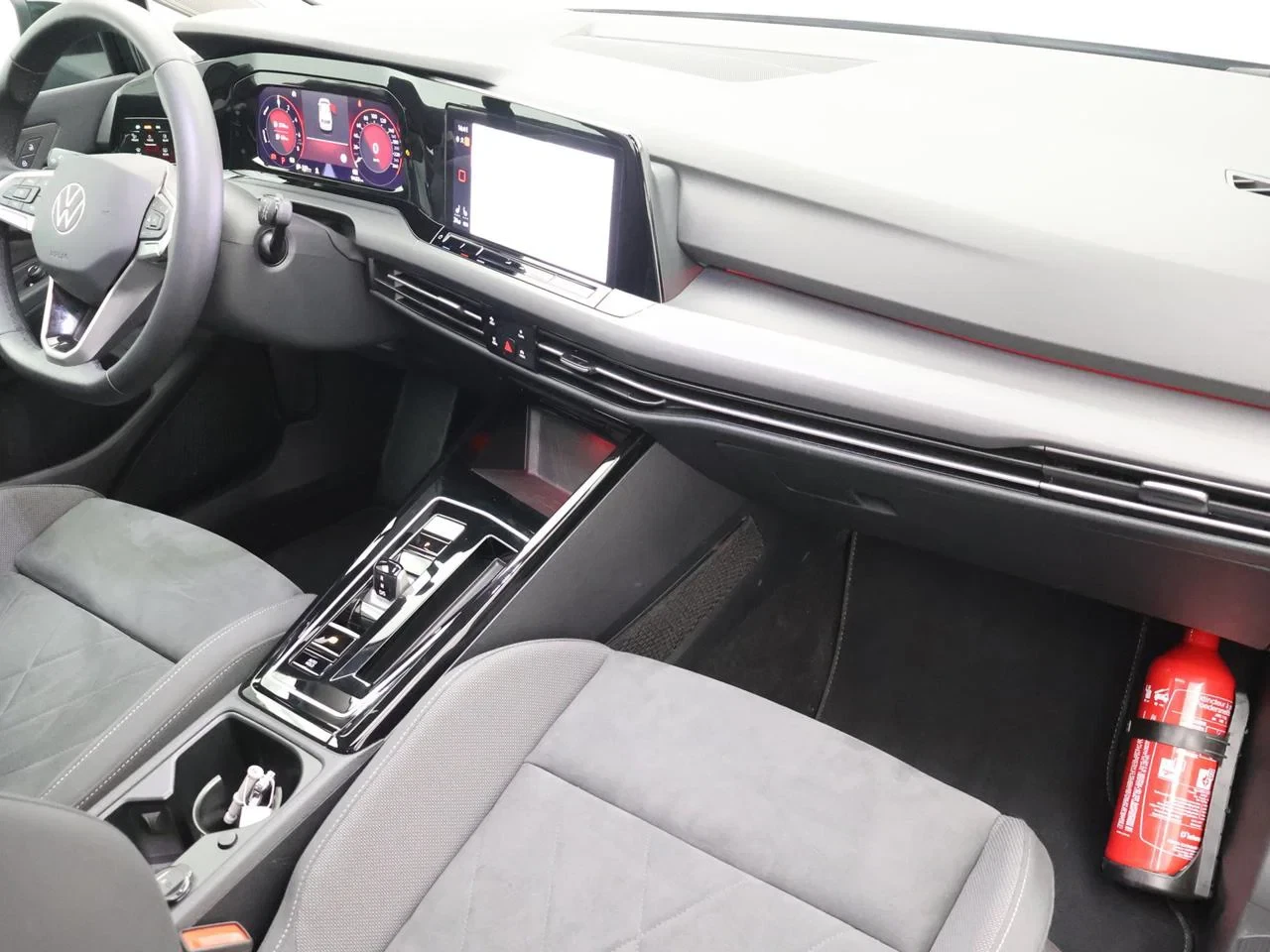 Volkswagen-Golf-image-2