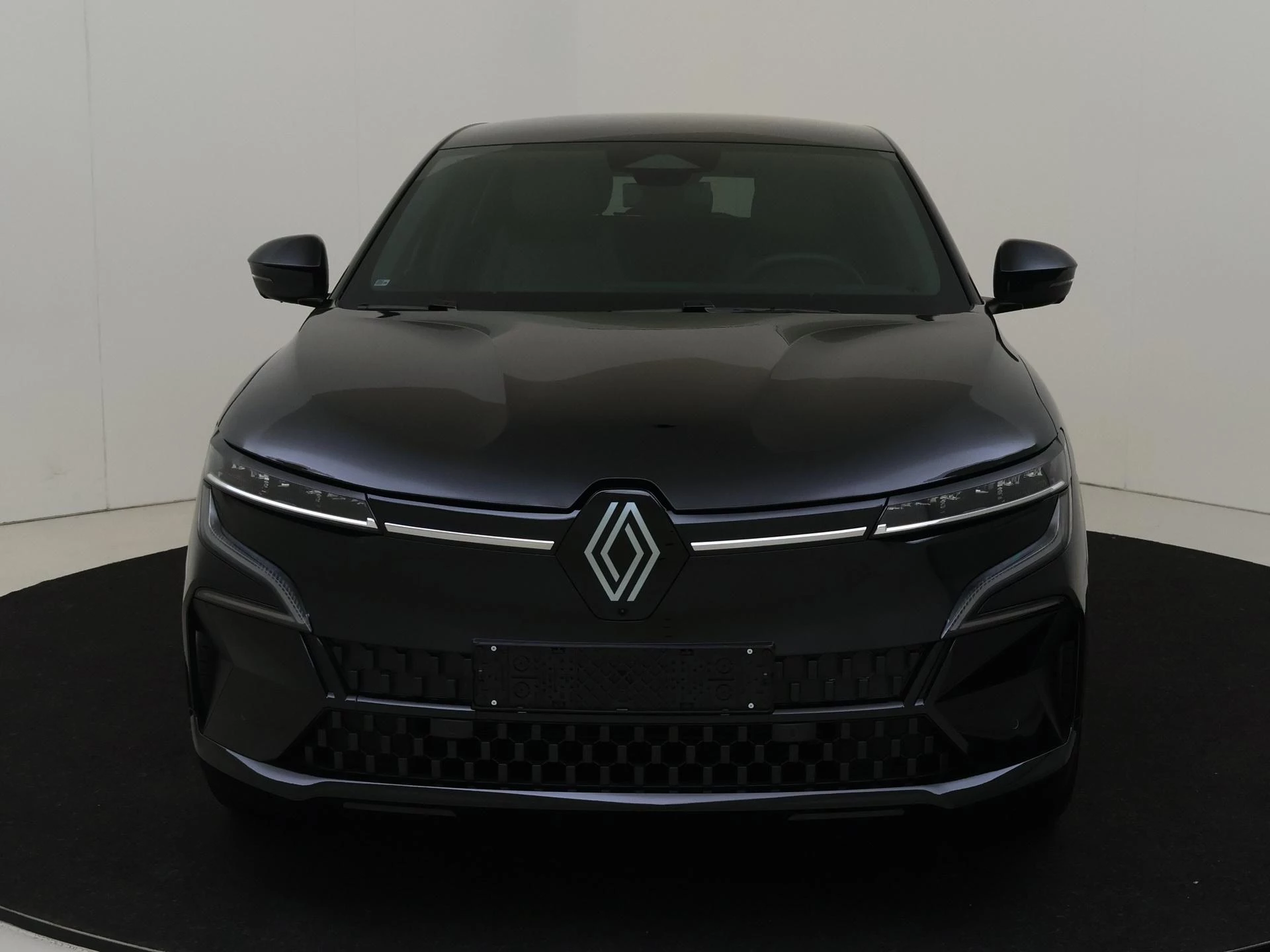 Renault-Megane E-Tech-image-9