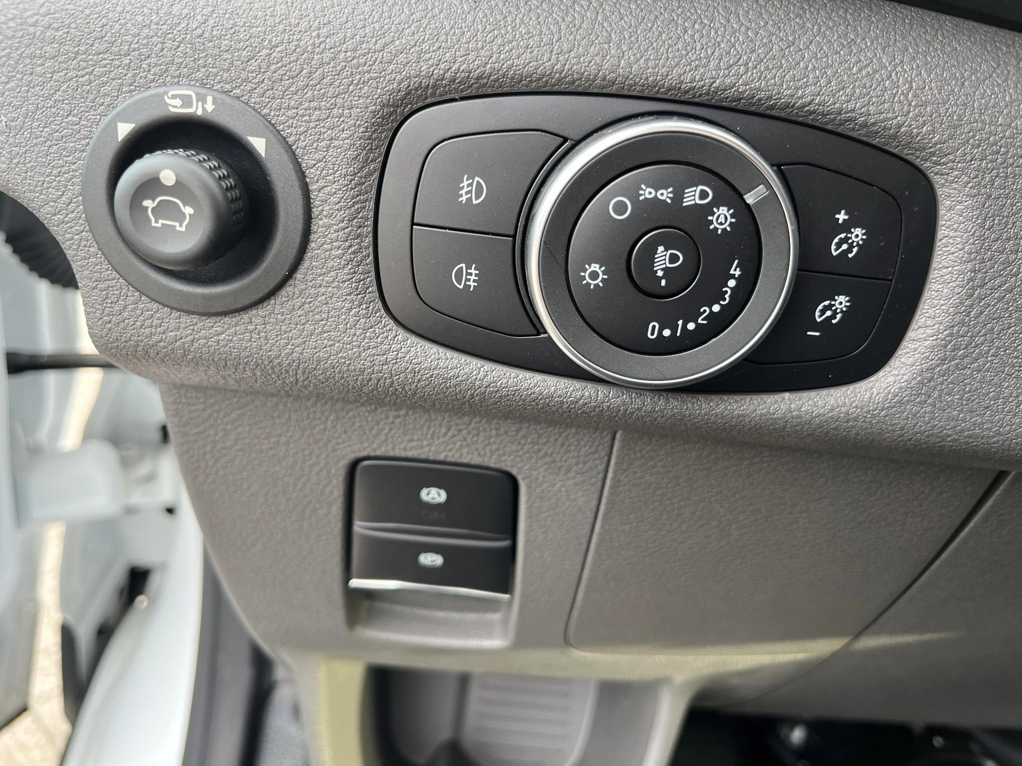 Ford-E-Transit-image-19