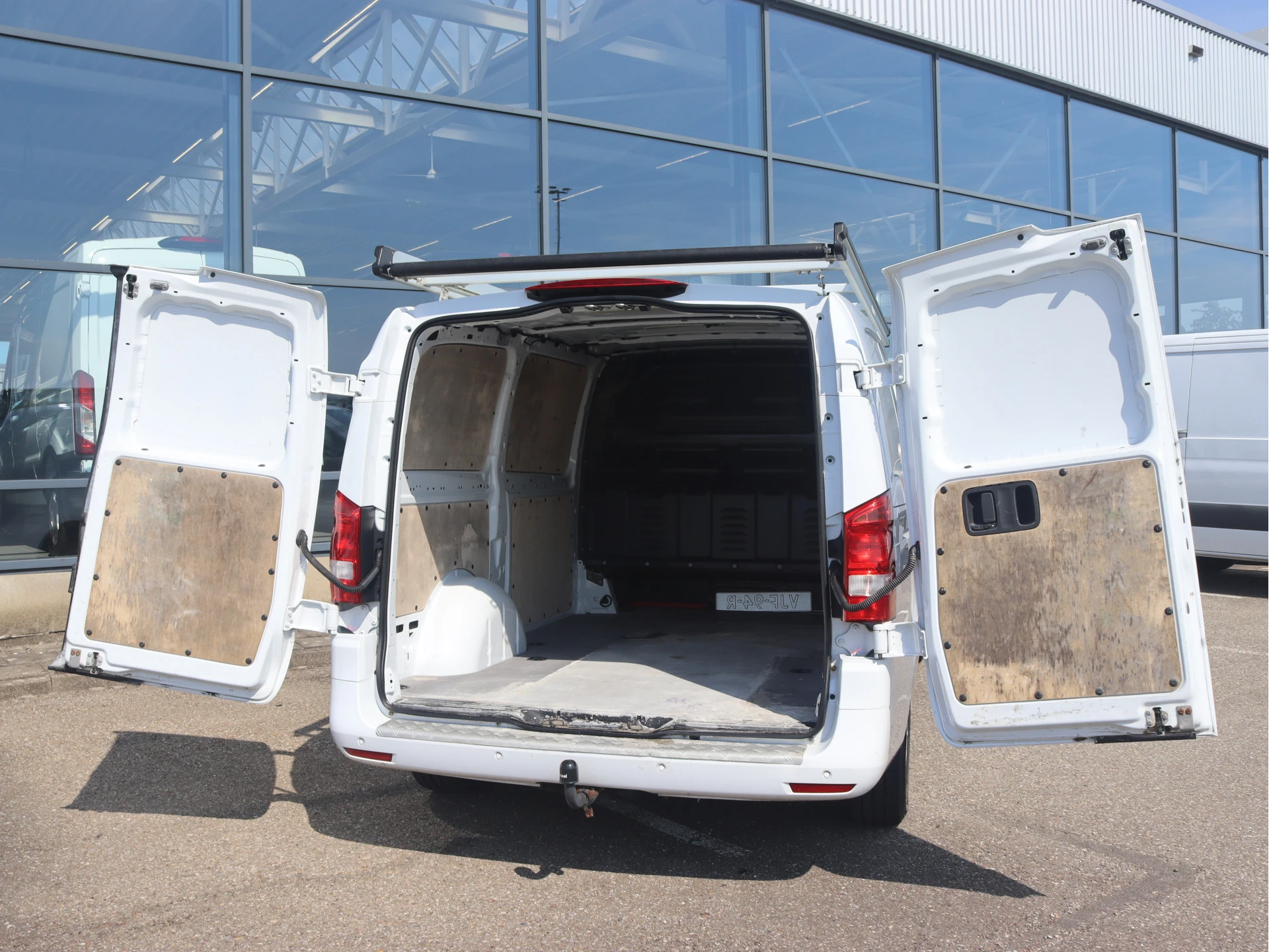 Mercedes-Benz-Vito-image-2