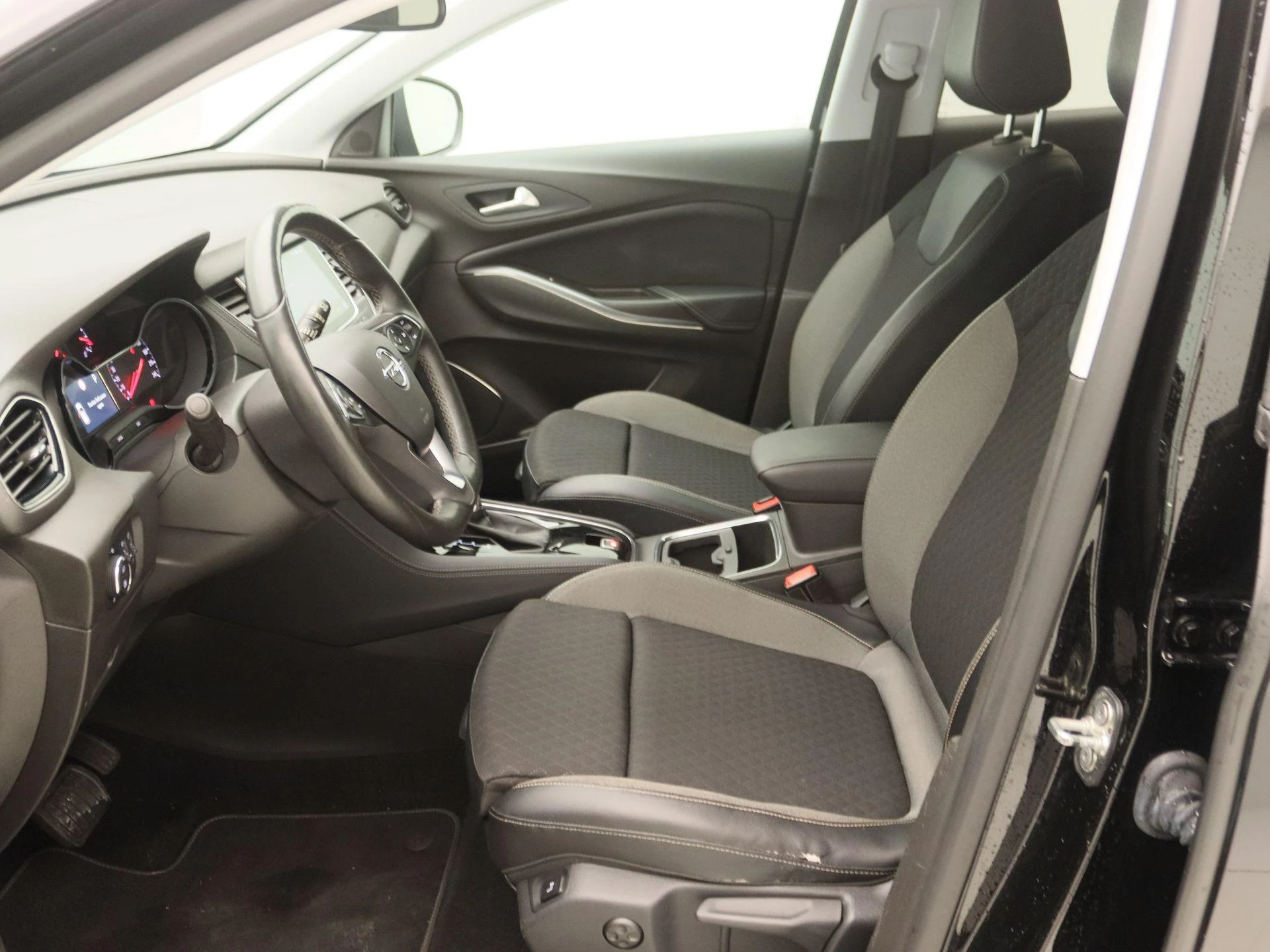 Opel-Grandland X-image-10
