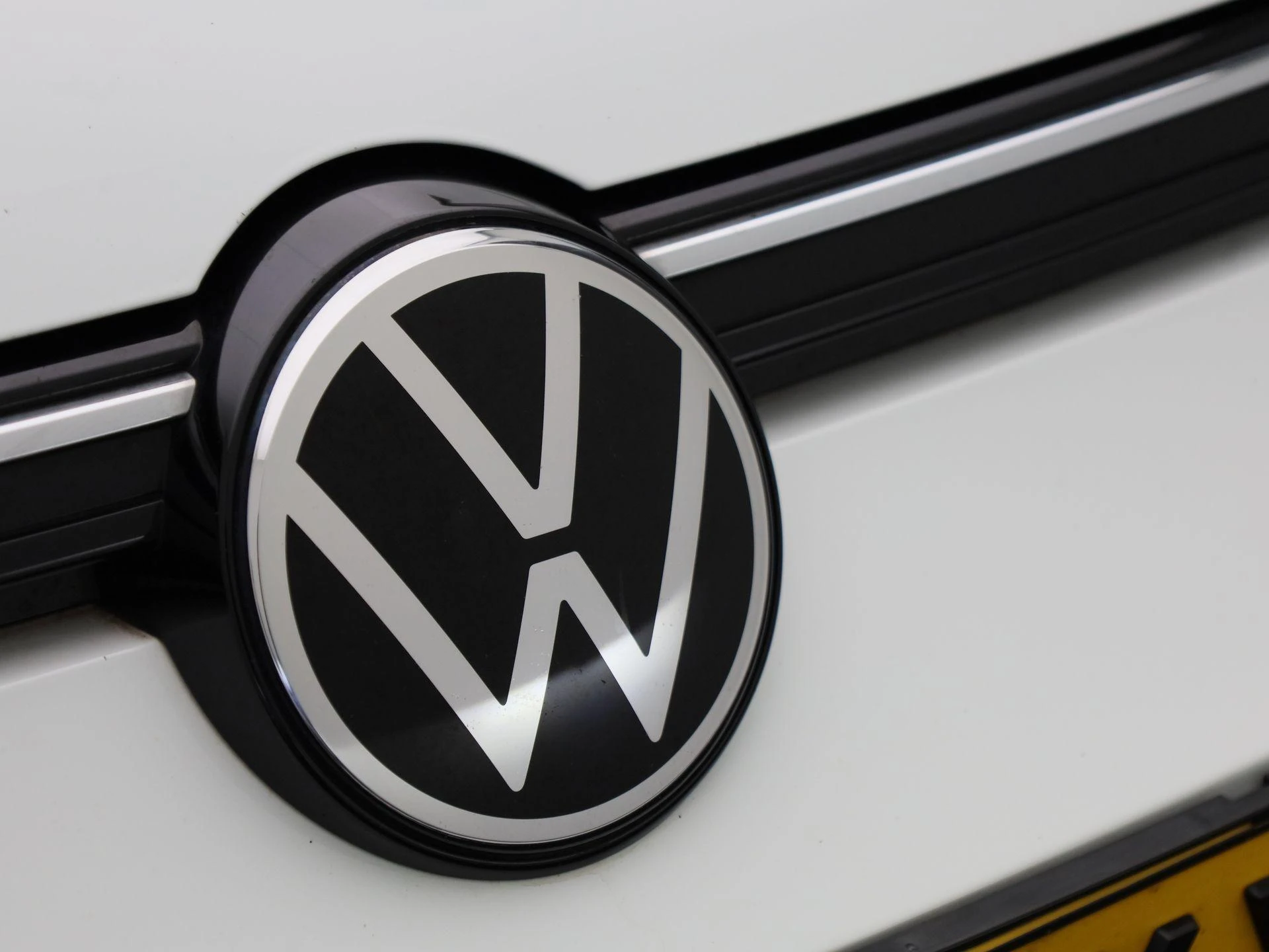 Volkswagen-Golf-image-32