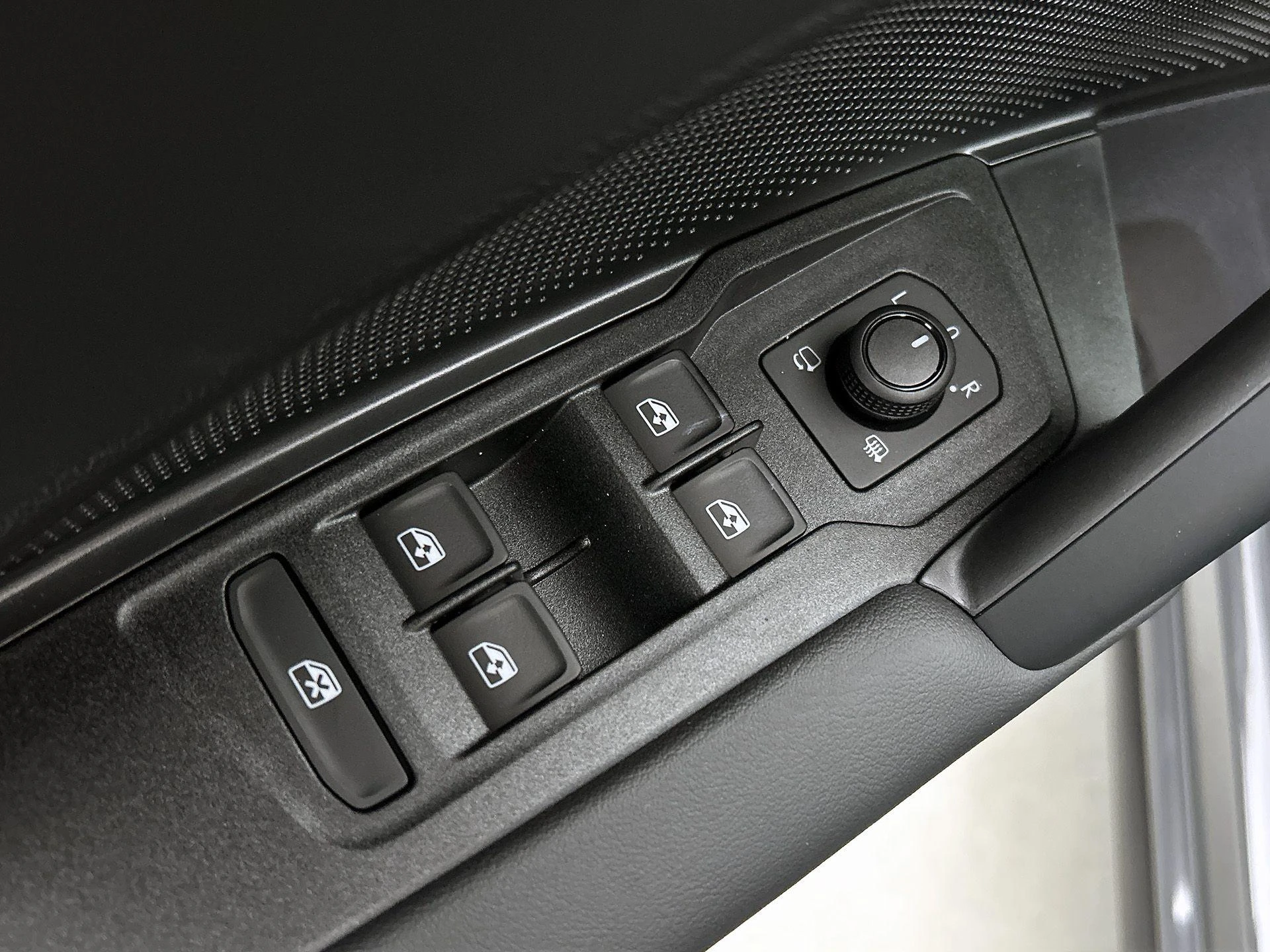 Volkswagen-Tiguan-image-31