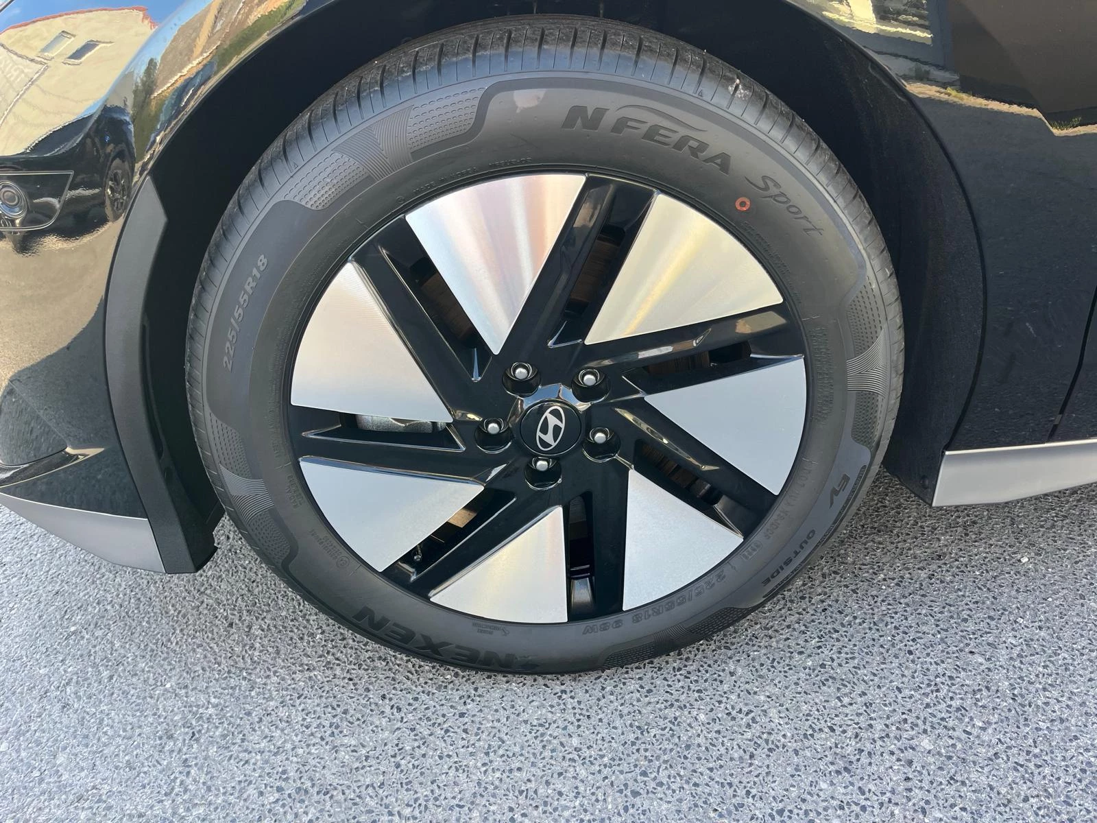 Hyundai-IONIQ 6-image-4