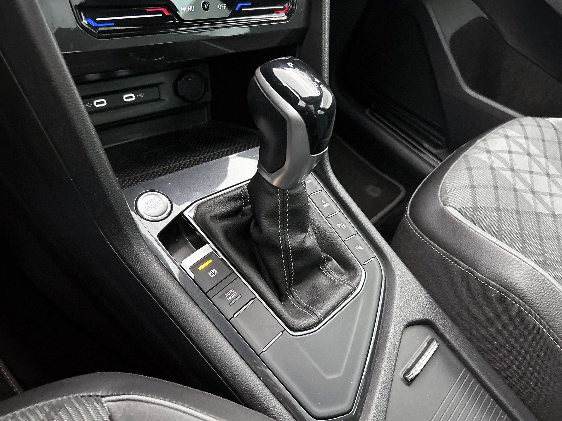 Volkswagen-Tiguan-image-9