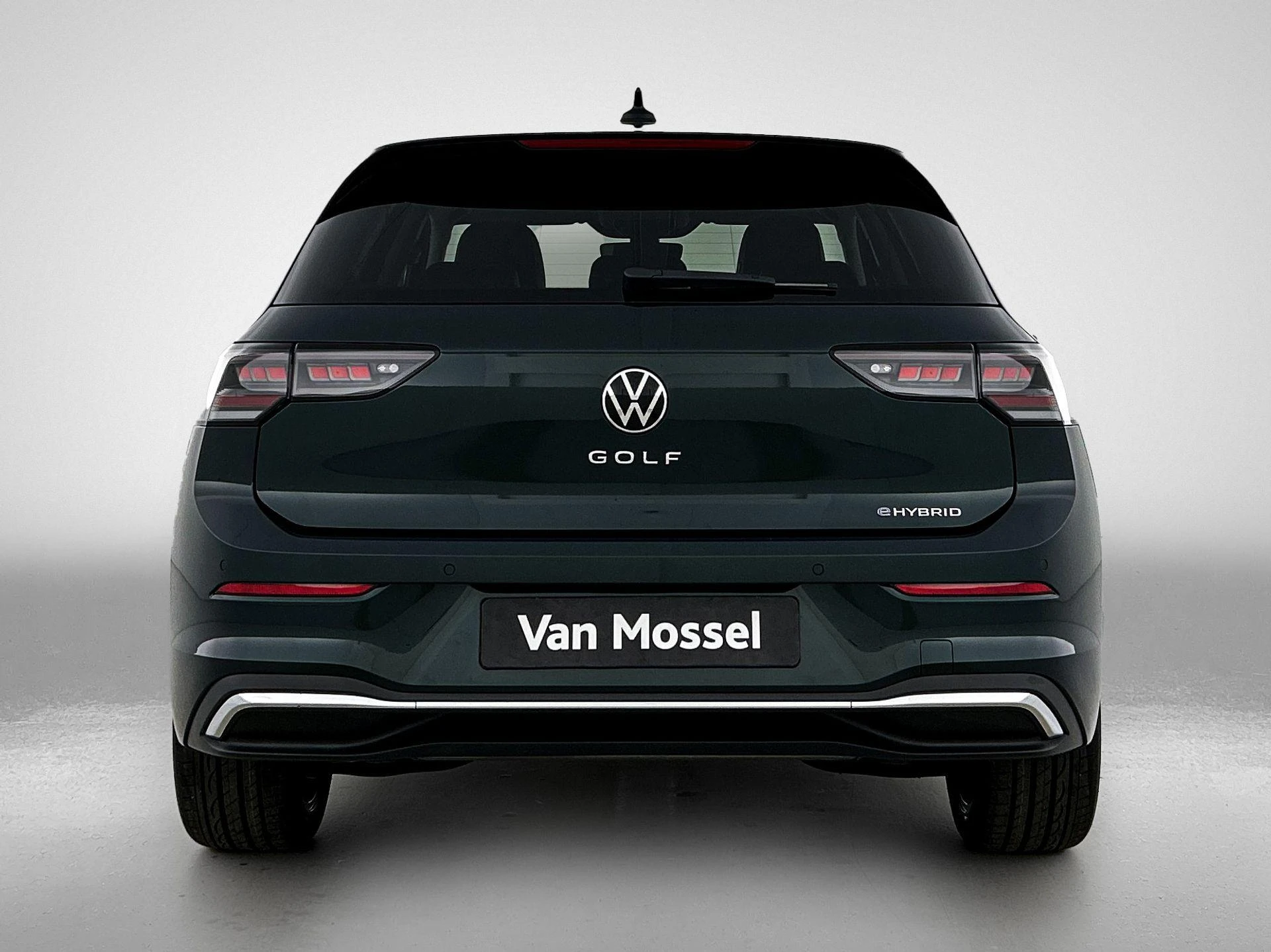 Volkswagen-Golf-image-2