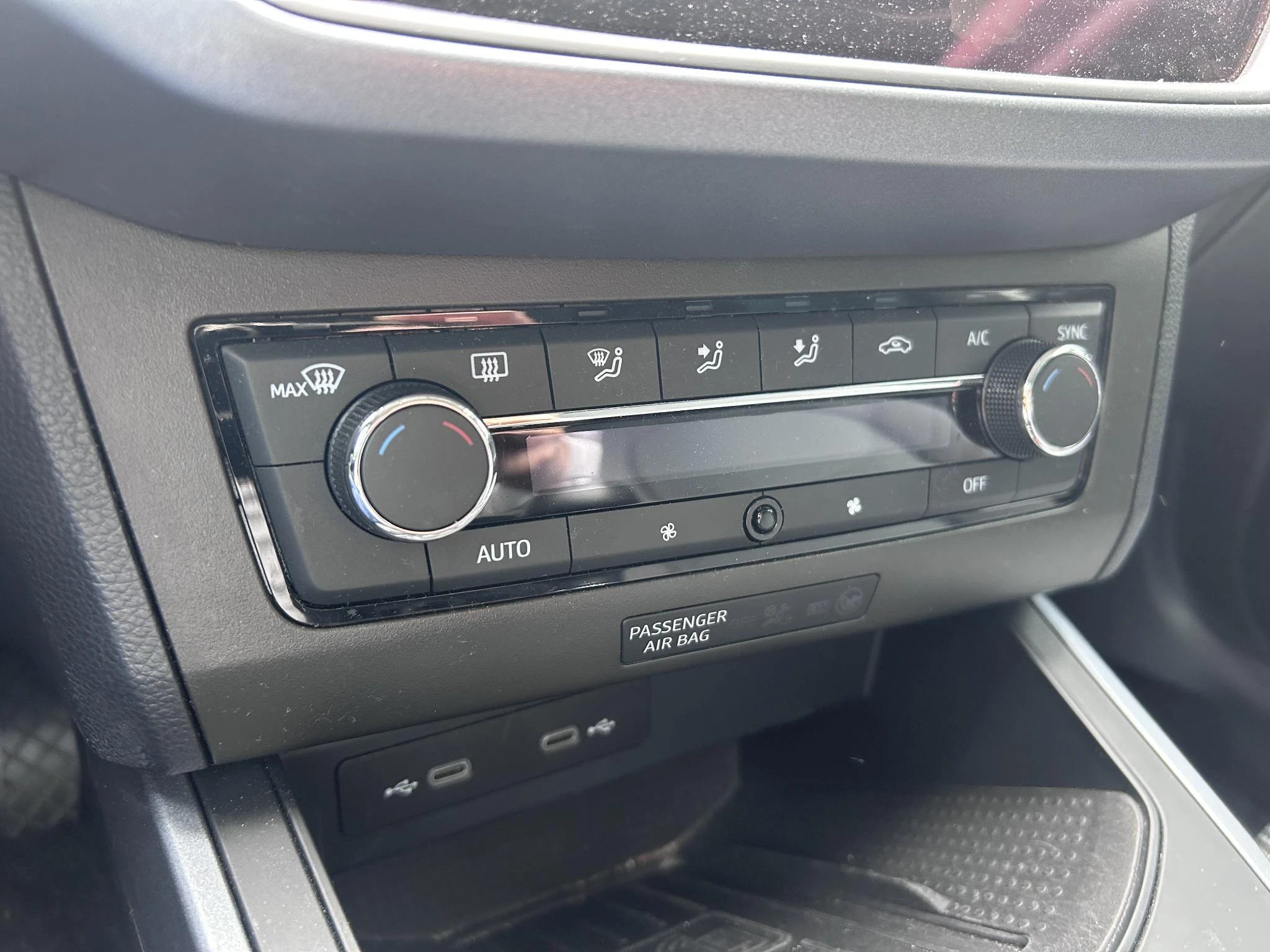 SEAT-Arona-image-7