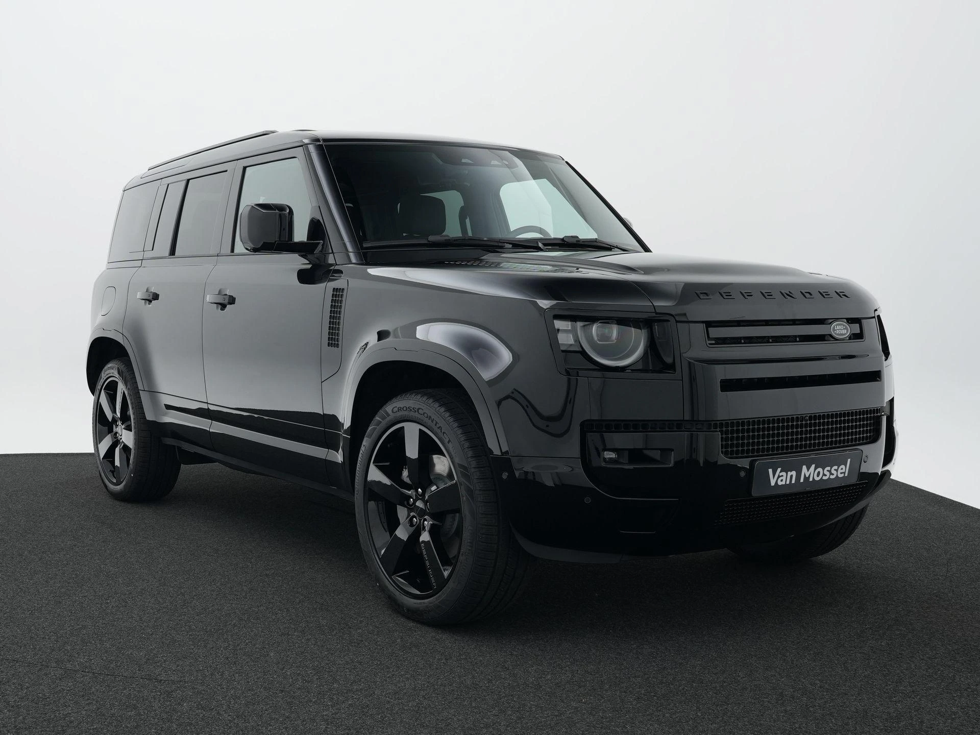 Land Rover-Defender-image-3