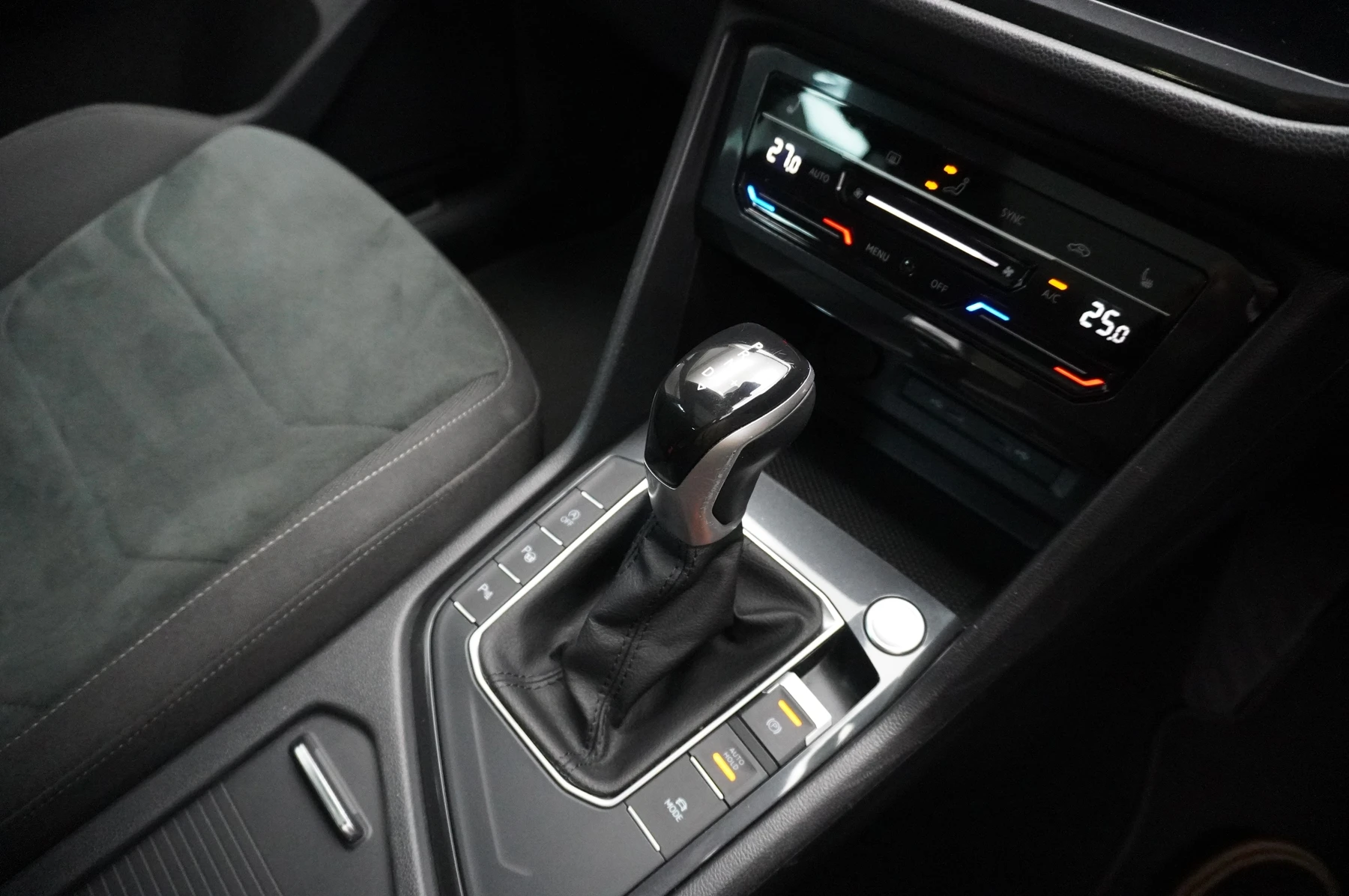 Volkswagen-Tiguan-image-27