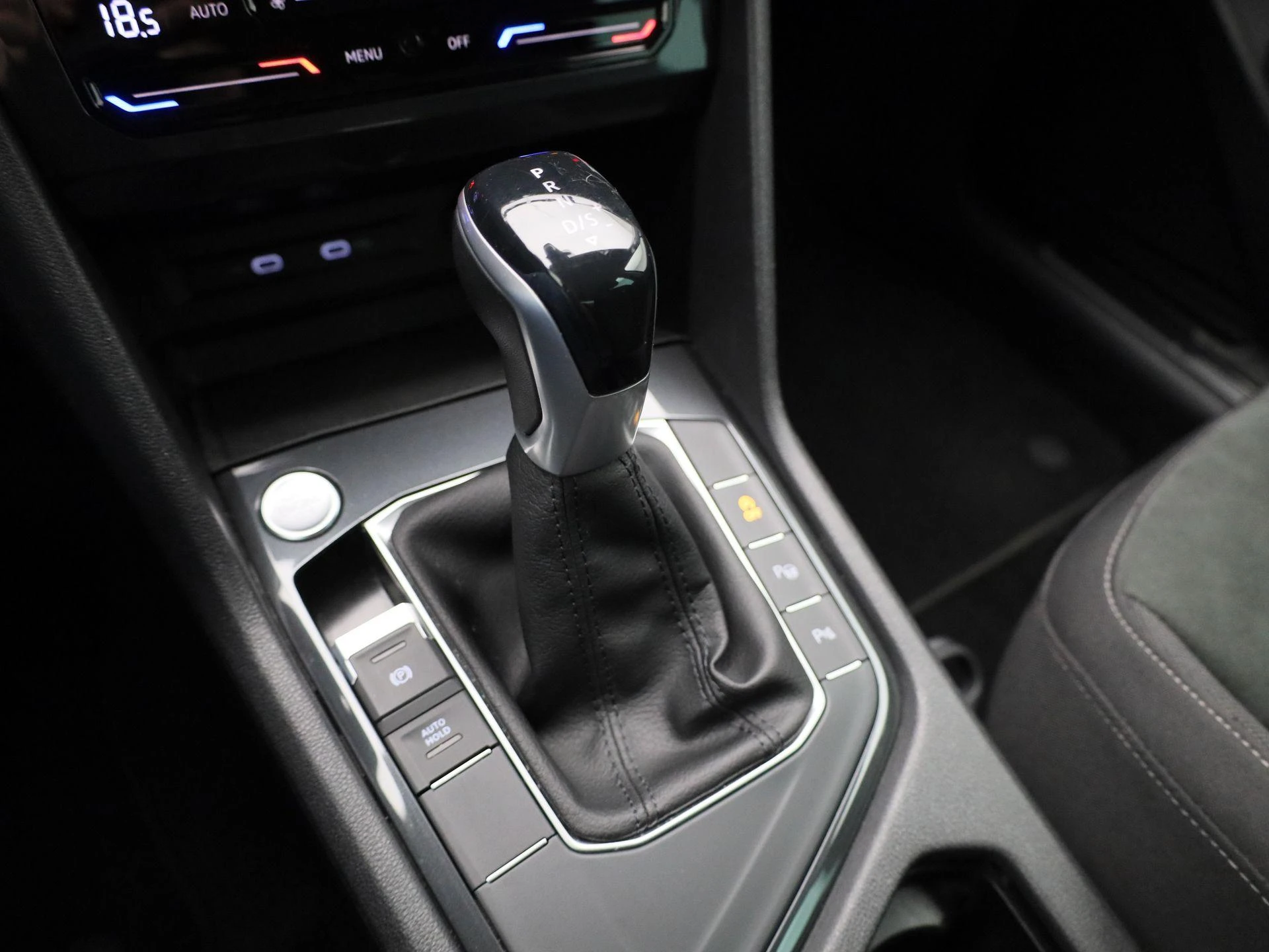 Volkswagen-Tiguan-image-27