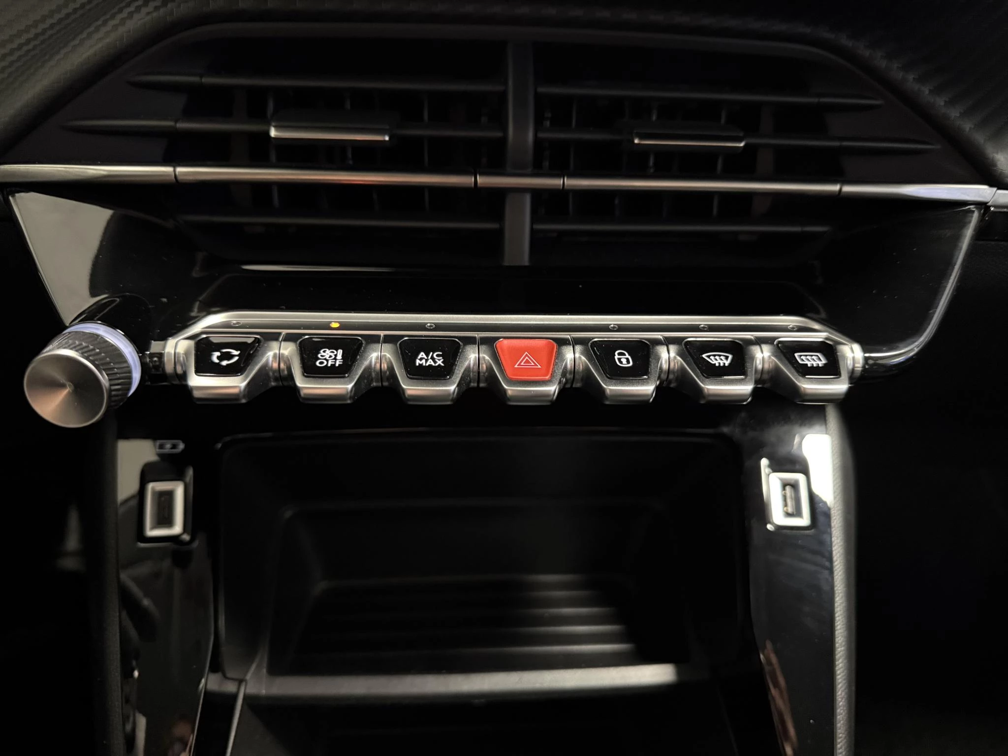 Peugeot-208-image-14