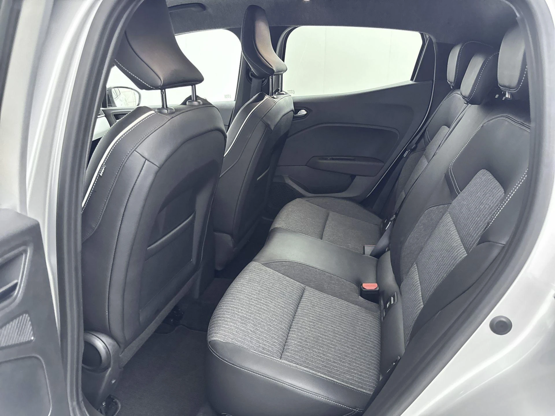 Renault-Clio-image-25