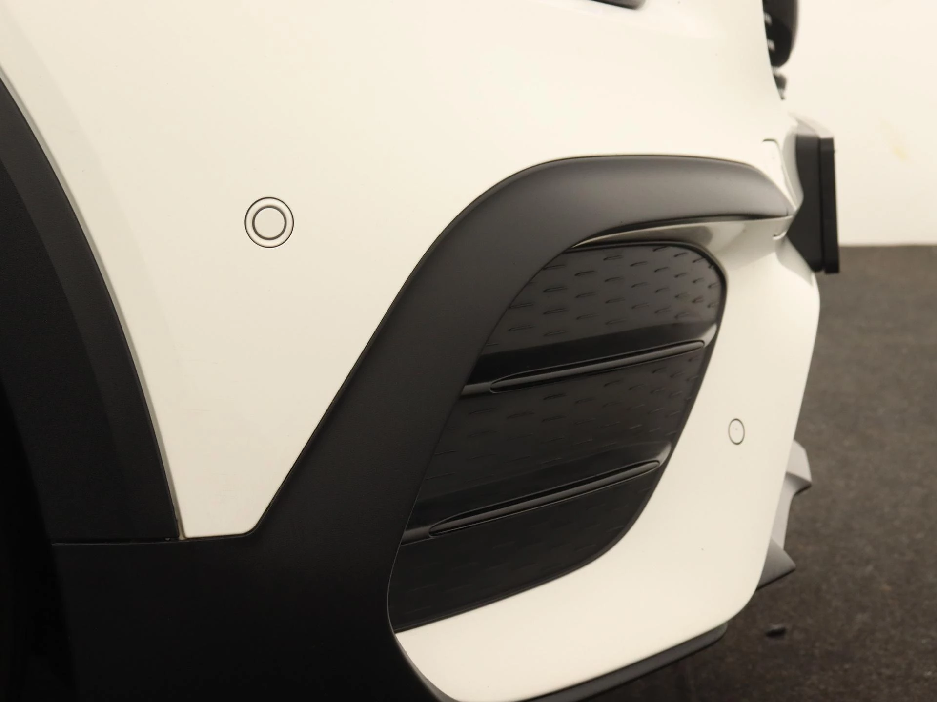 Mercedes-Benz-GLB-image-30