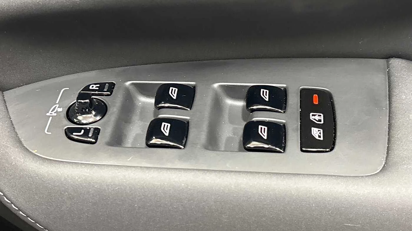 Volvo-XC90-image-24