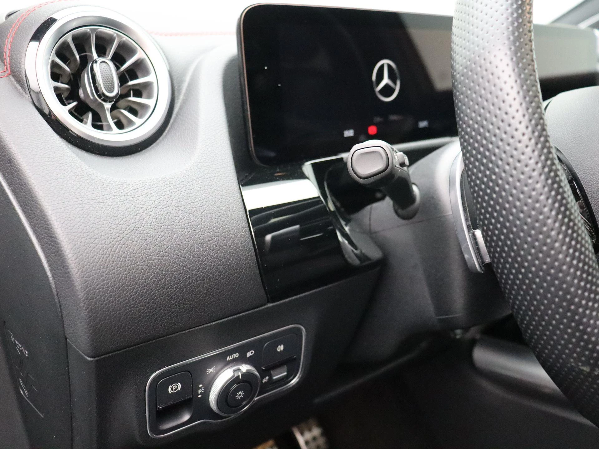 Mercedes-Benz EQA 250+ Star Edition + PANORAMISCH DAK + BURMESTER + HEAD UP + CARPLAY