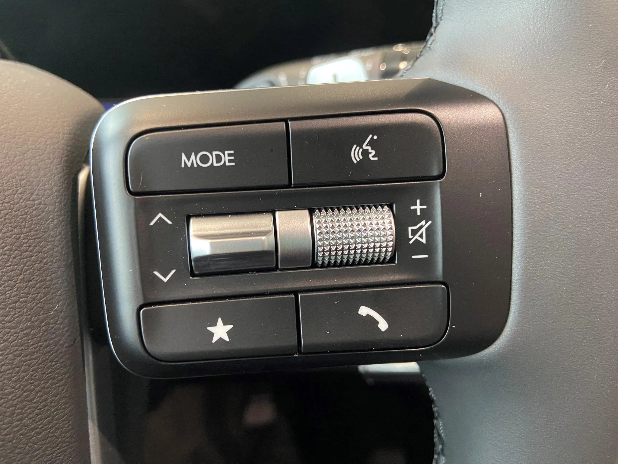 Hyundai Santa Fe Luxury Dual Sunroof