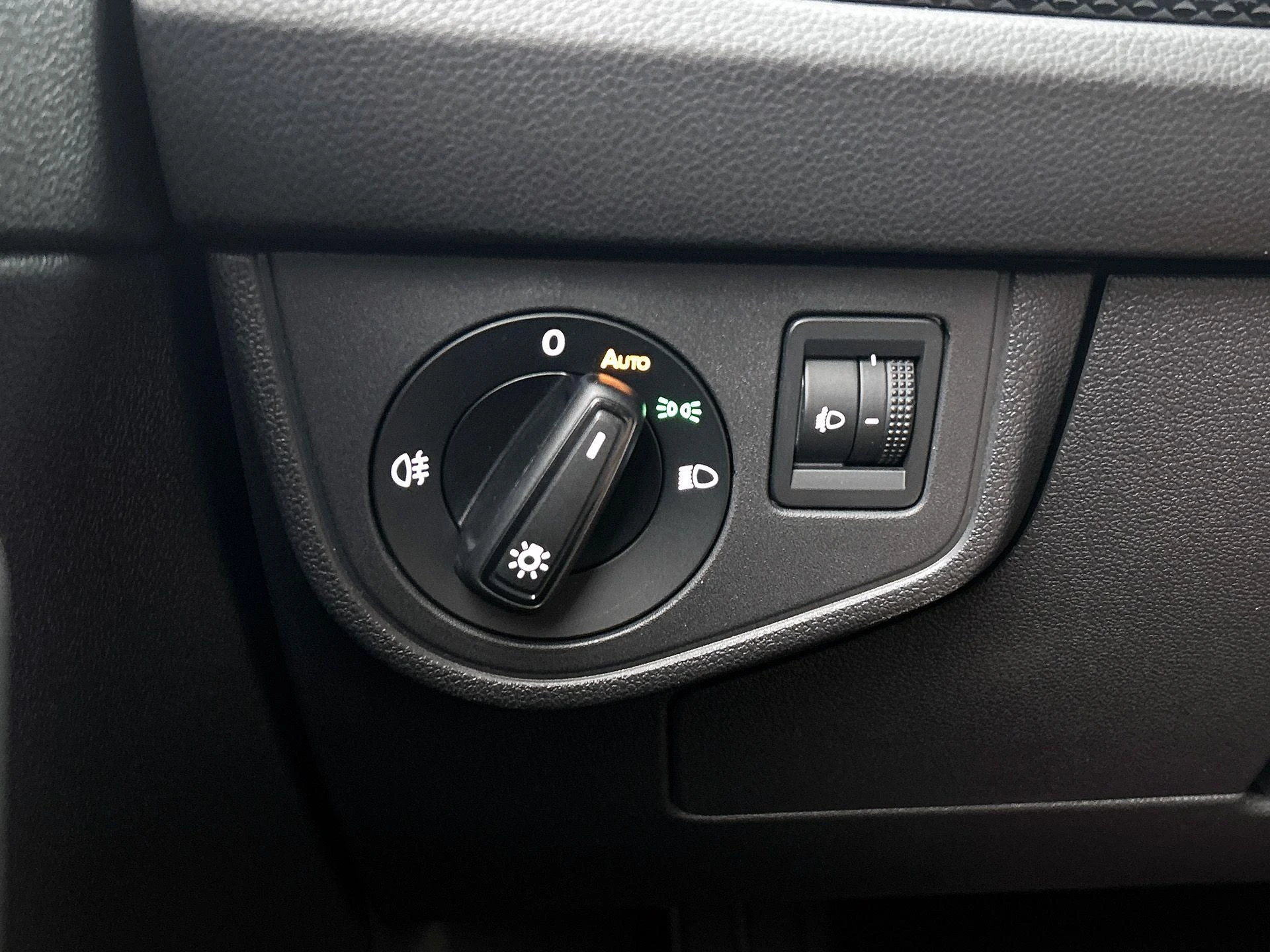Volkswagen-Polo-image-14