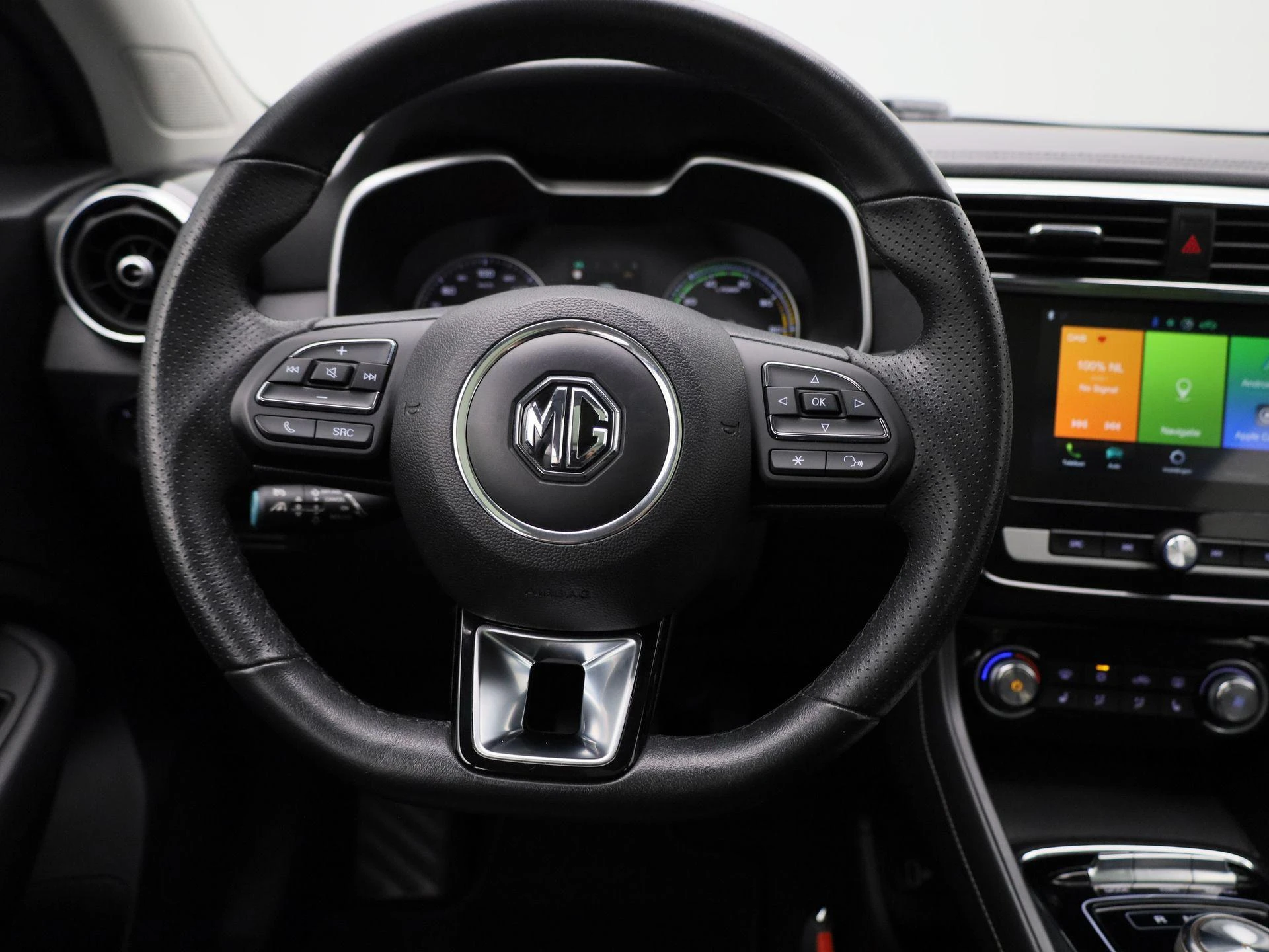 MG-ZS EV-image-6