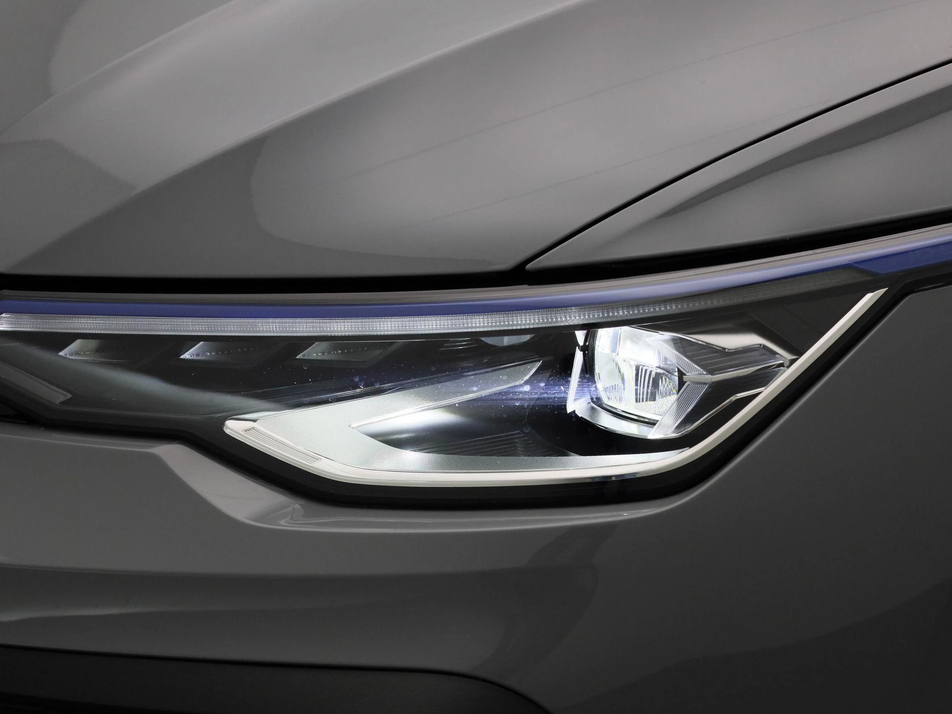 Volkswagen-Golf-image-13