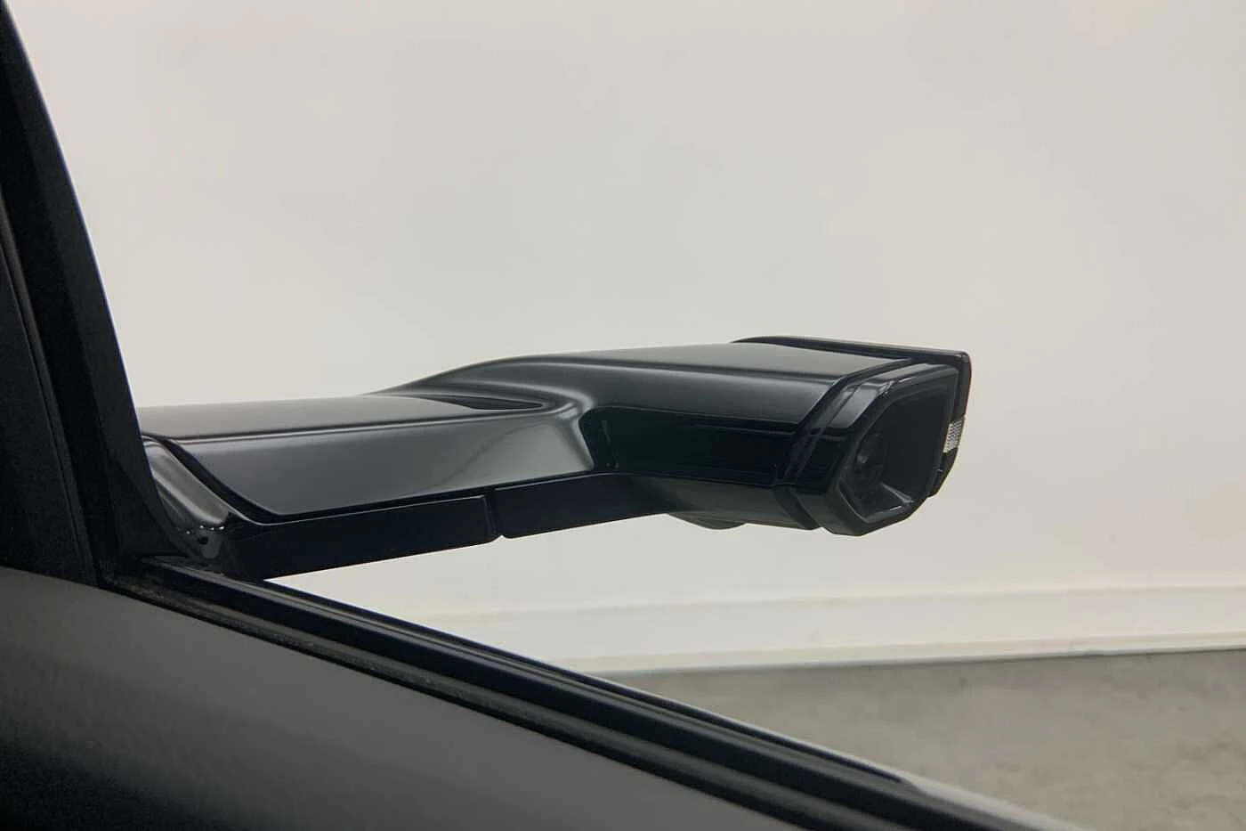Audi-Q8 e-tron-image-16