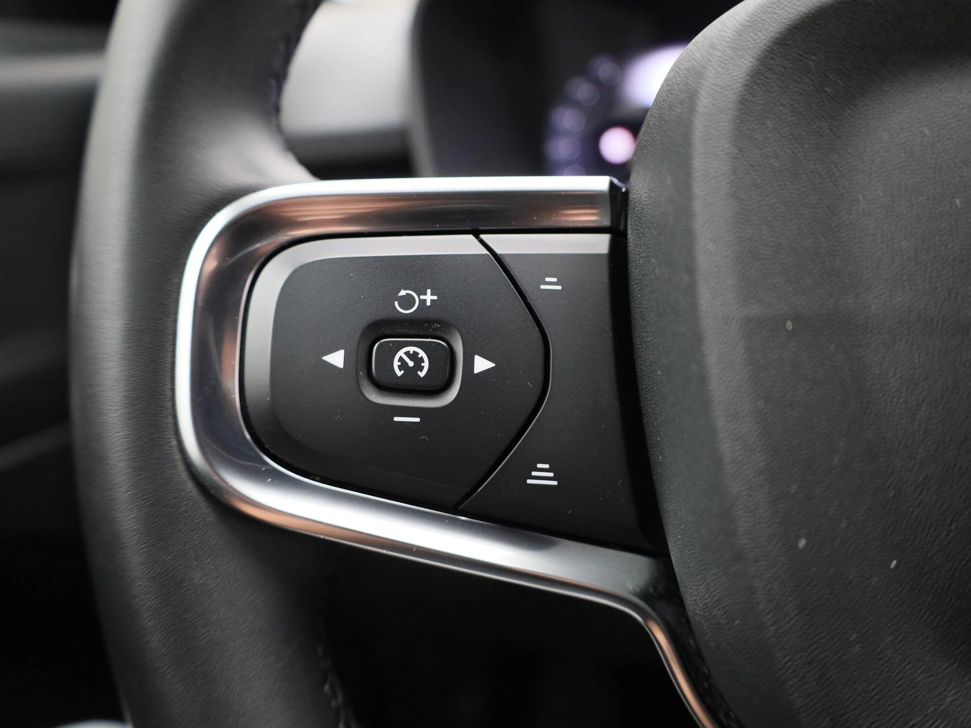 Volvo-XC40-image-17