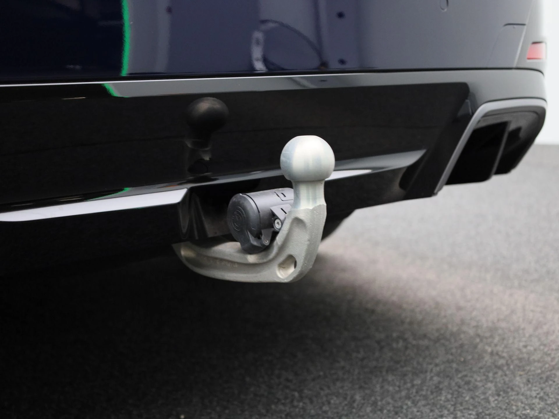 BMW-i4-image-15