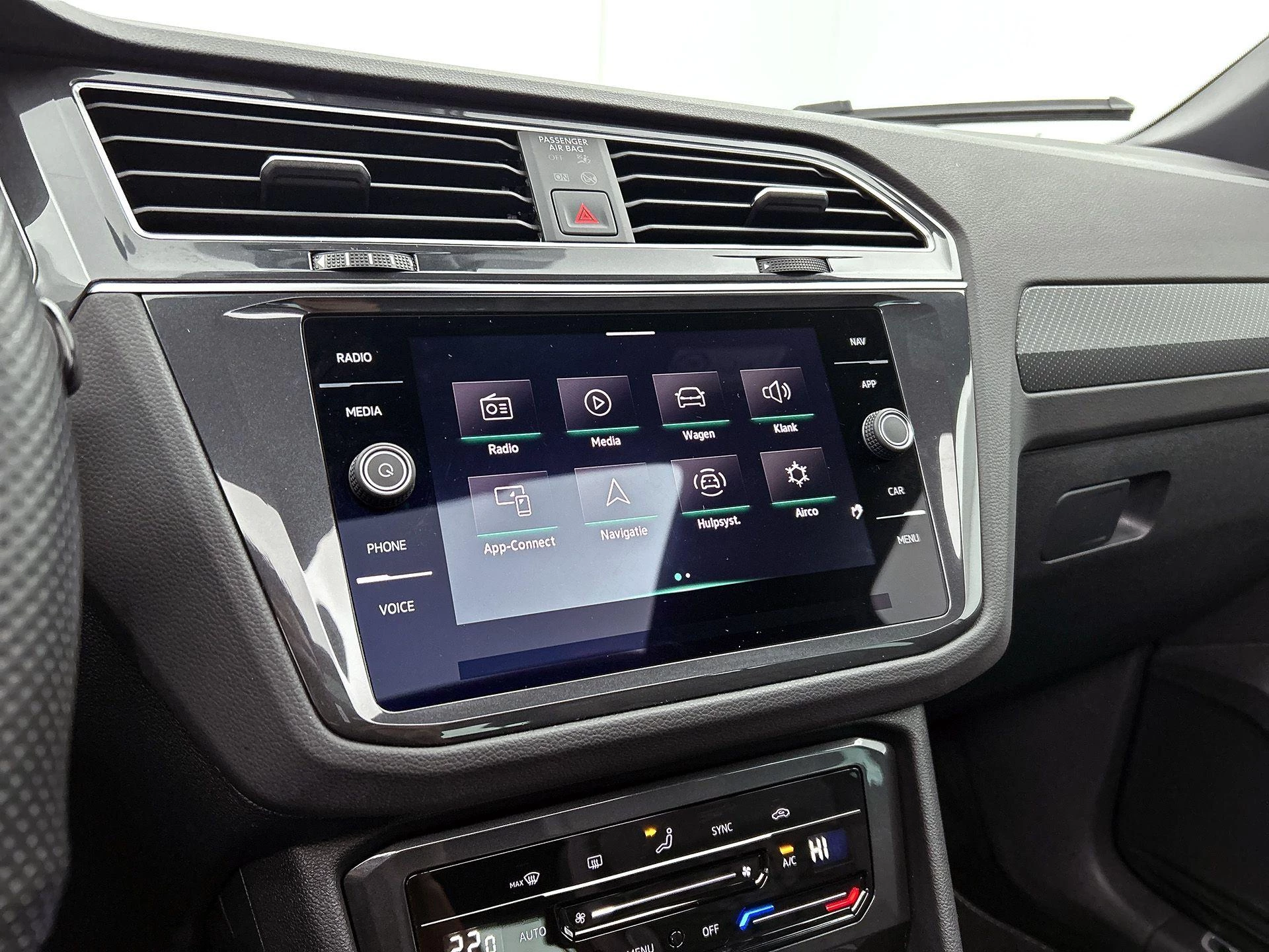 Volkswagen-Tiguan-image-6