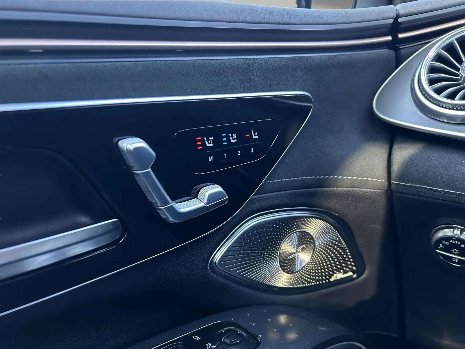 Mercedes-Benz-EQS-image-10