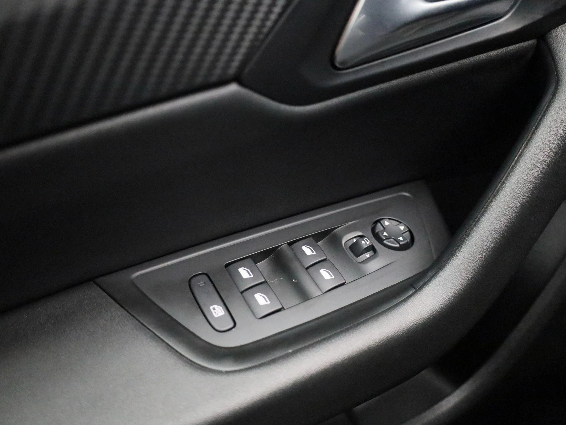 Peugeot-508-image-22